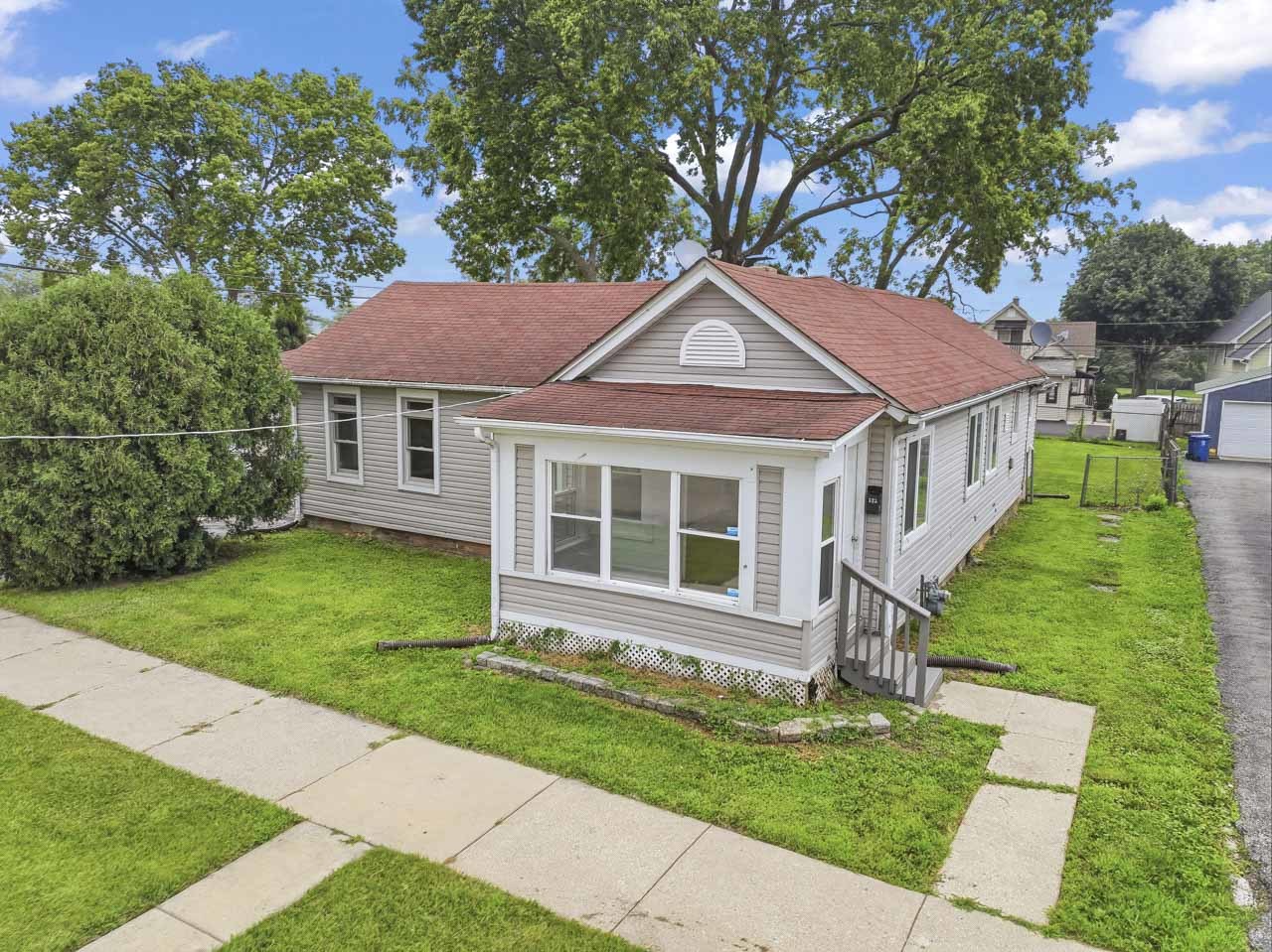 523 Batavia Avenue
