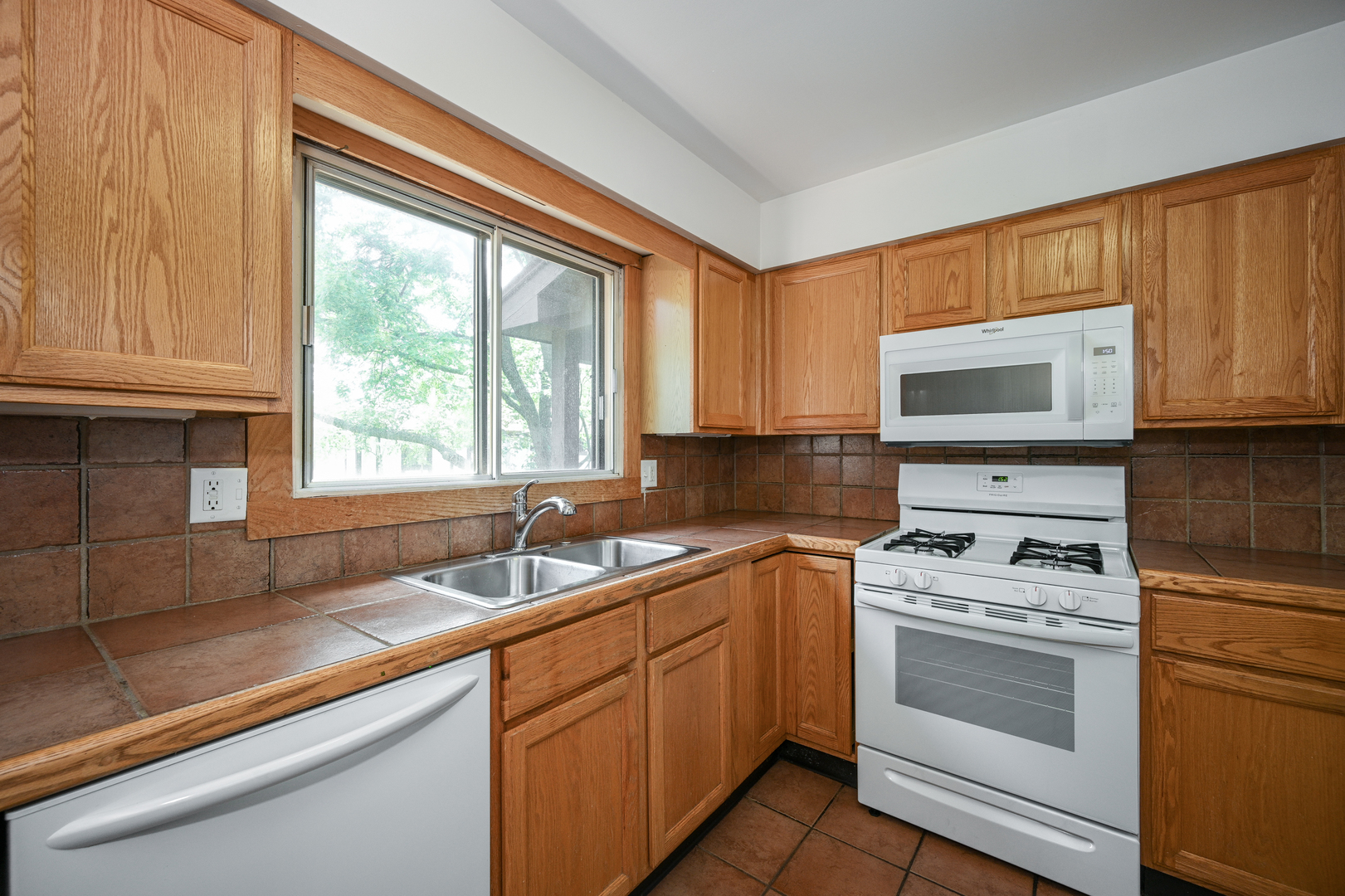 880 Johnstown Lane Unit: B