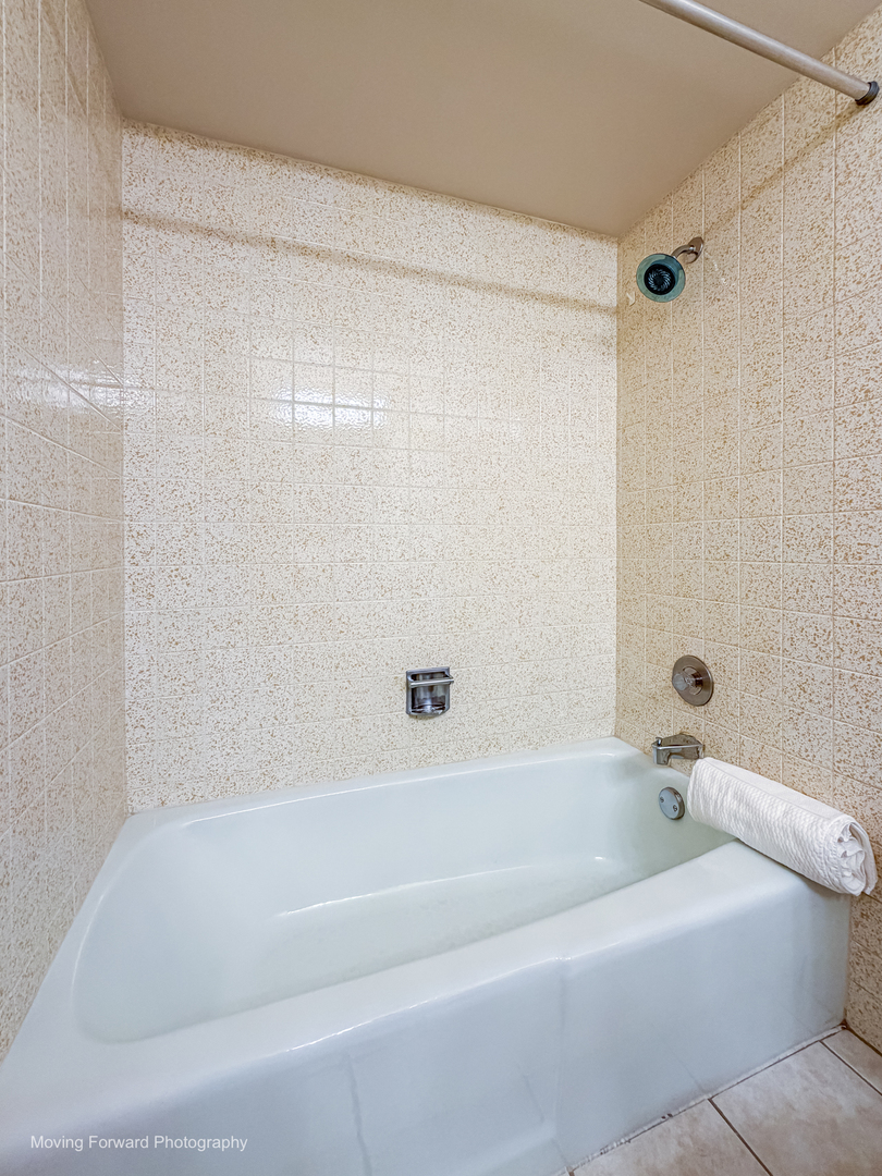 453 Raintree Drive Unit: 5K