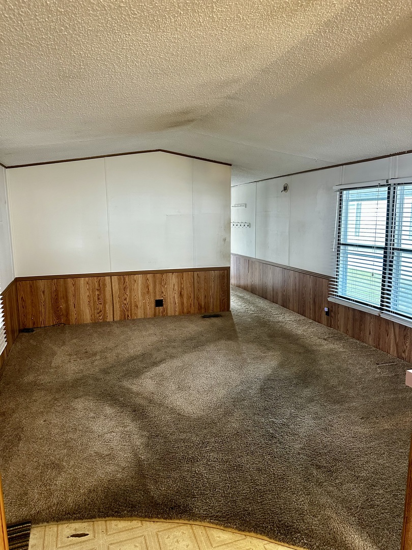 27W370 Geneva Road Unit: 124