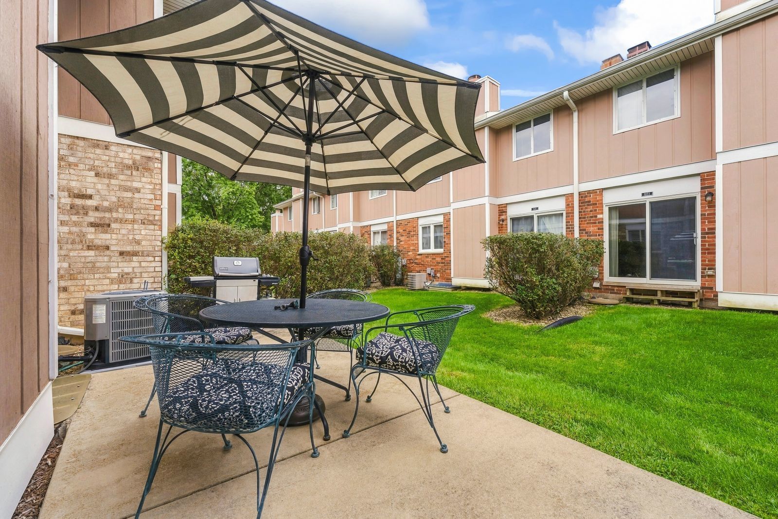 1232 Reading Court