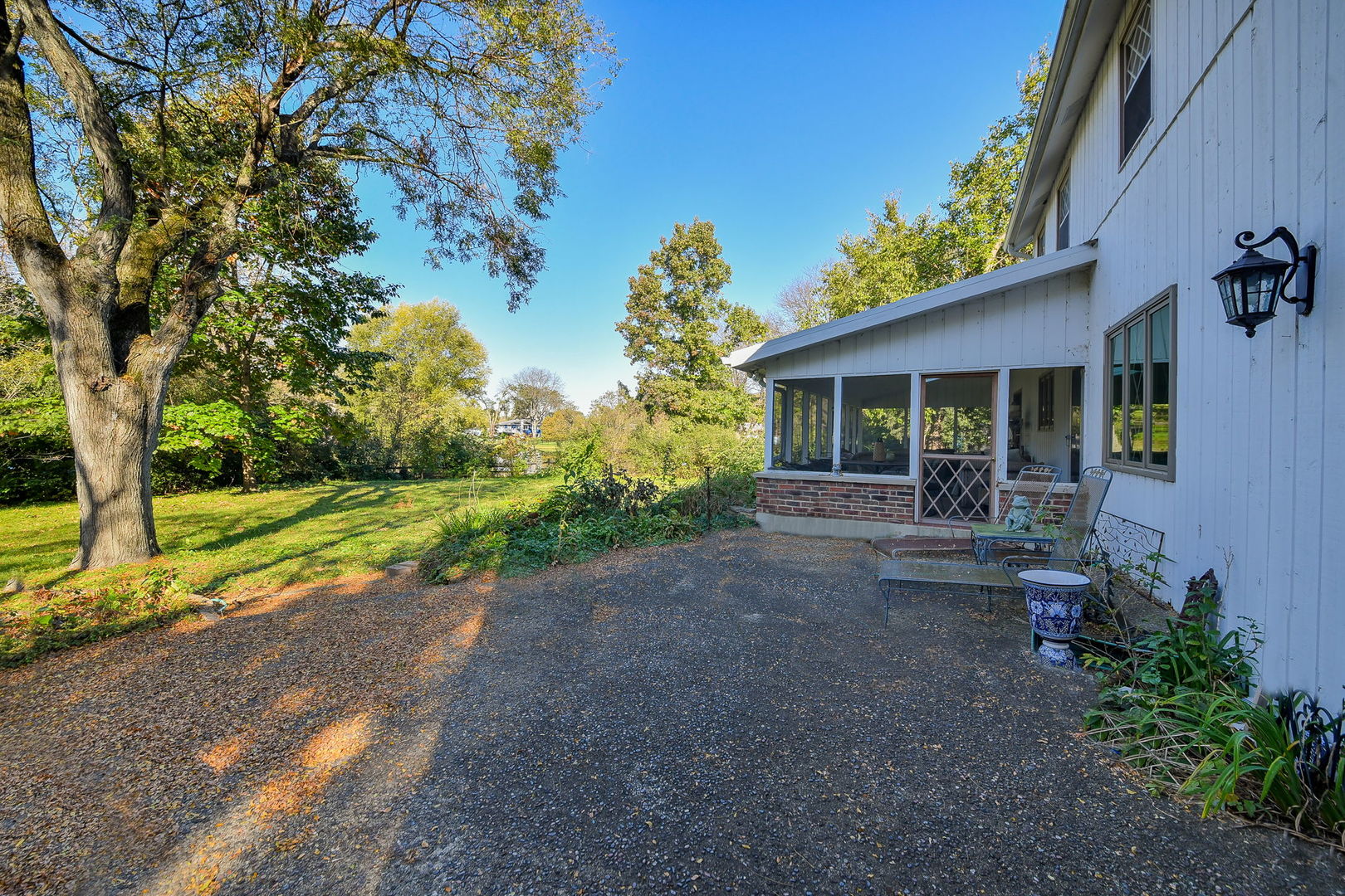2S630 Williams Road