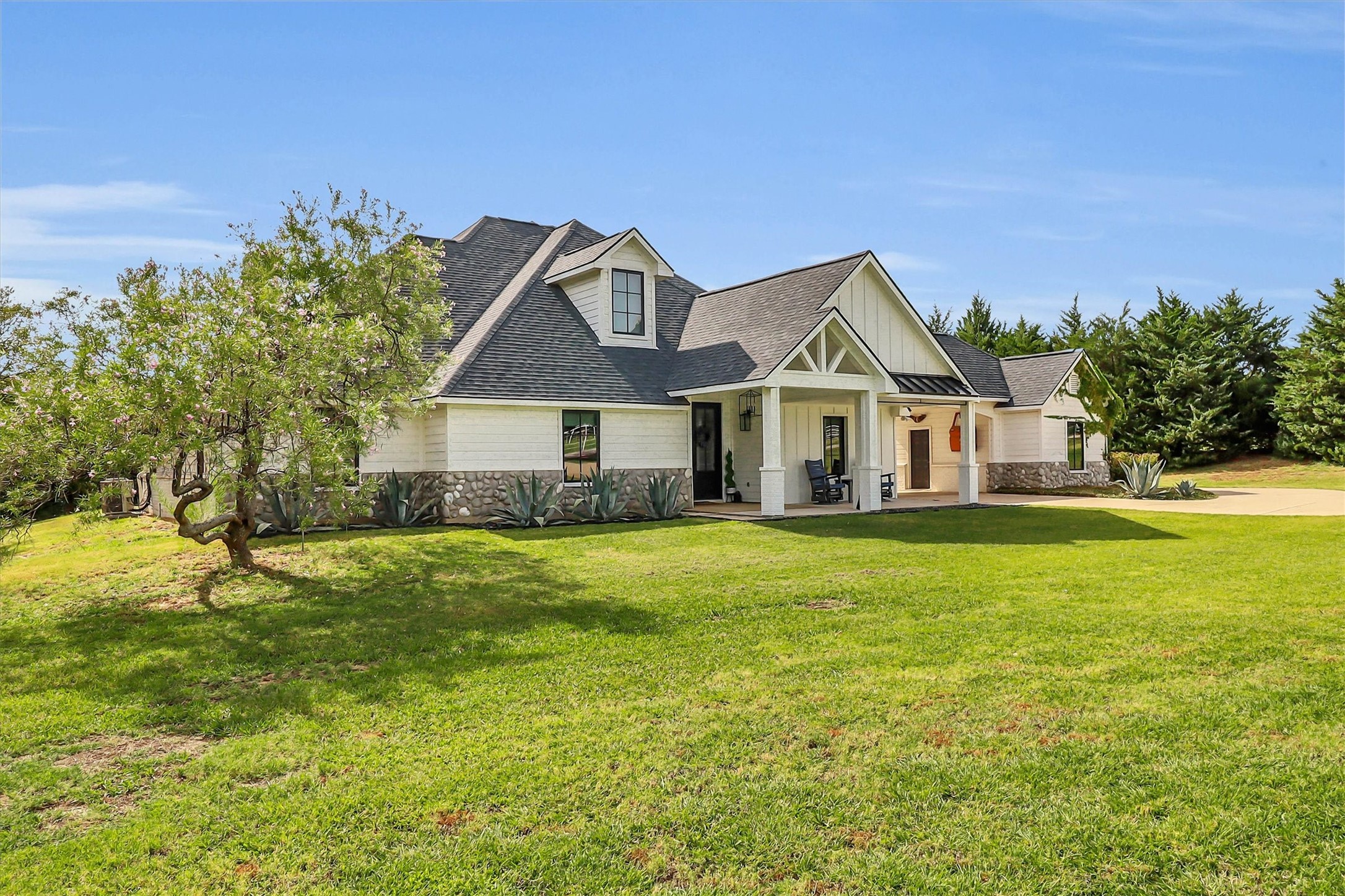 1901 Spring Mountain Road