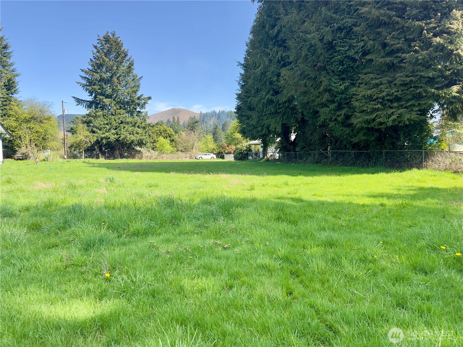 715 NE Pioneer Avenue NE