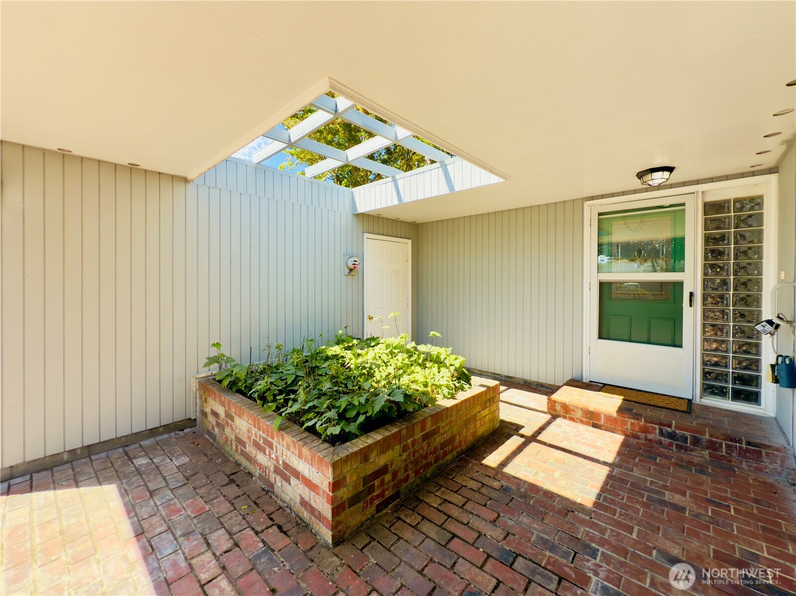 3038 Louisiana Street