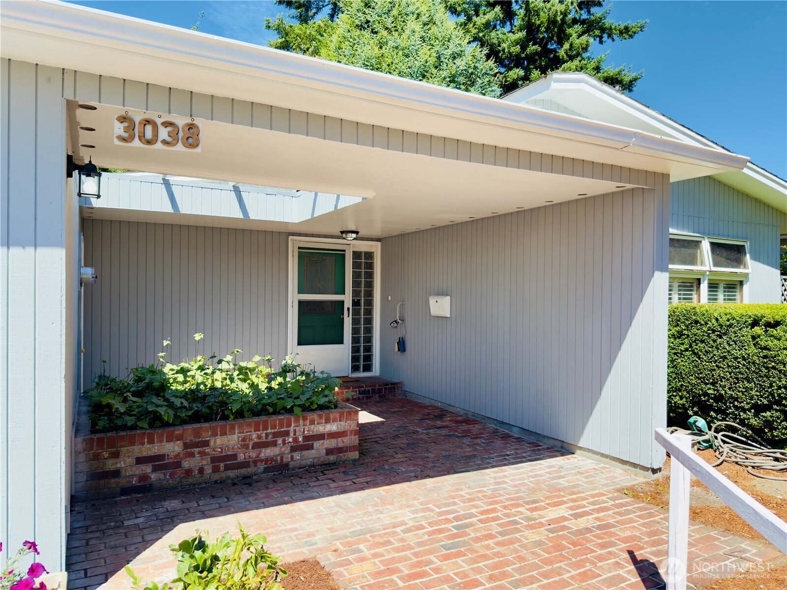 3038 Louisiana Street