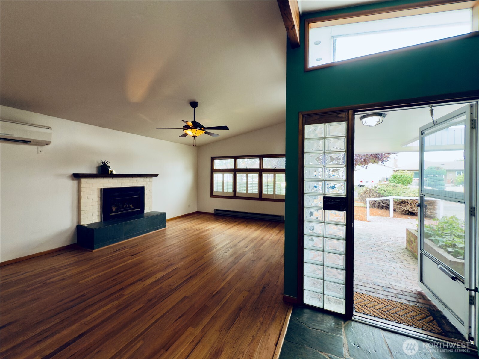 3038 Louisiana Street