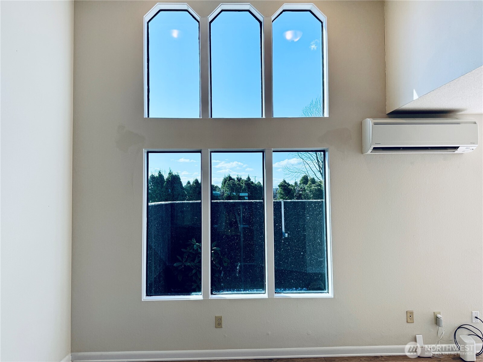 743 Marine View Drive Unit: 8