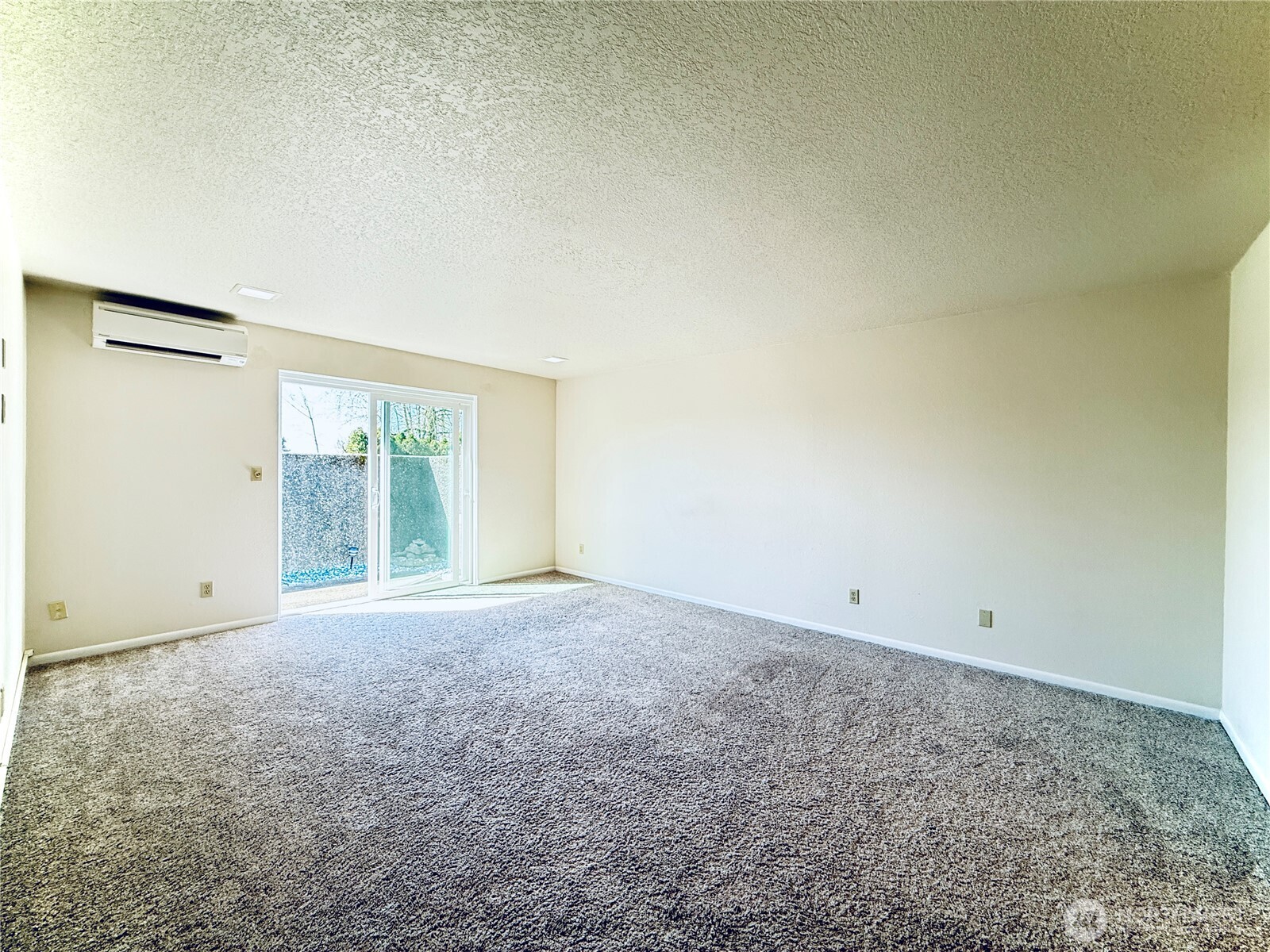 743 Marine View Drive Unit: 8