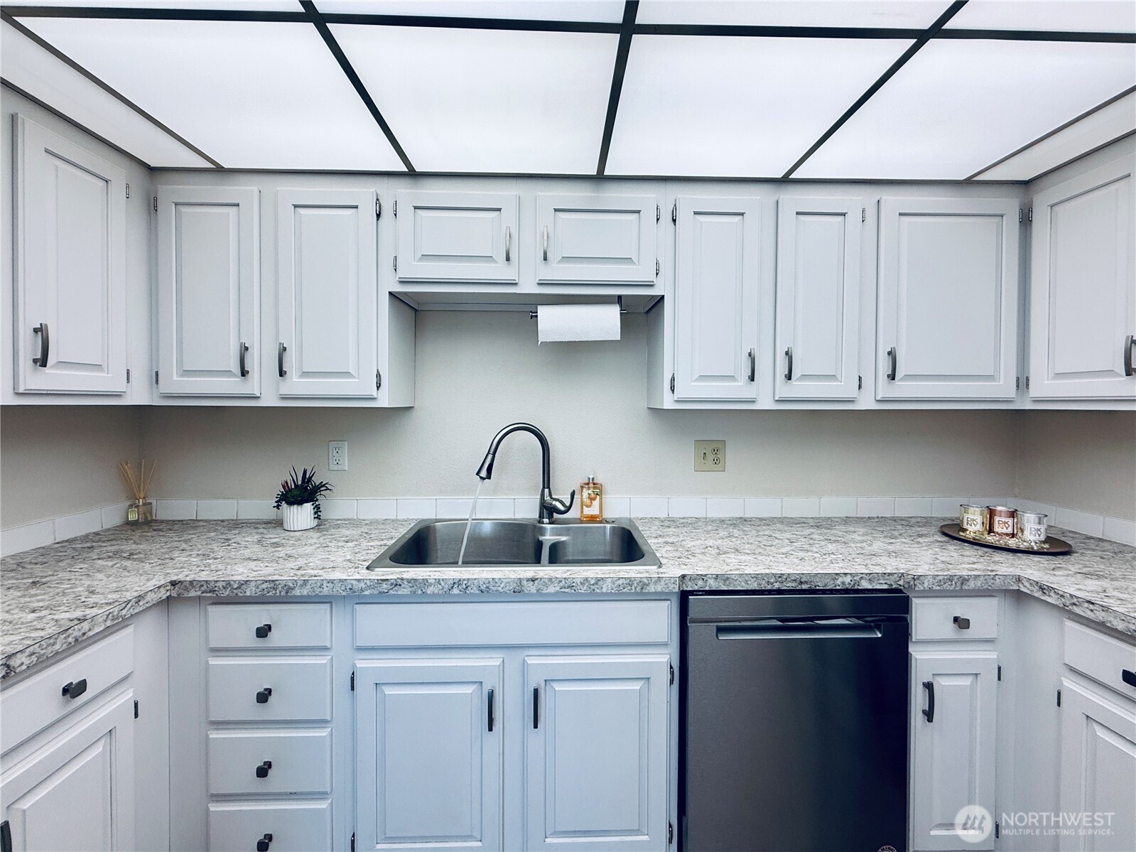 743 Marine View Drive Unit: 8