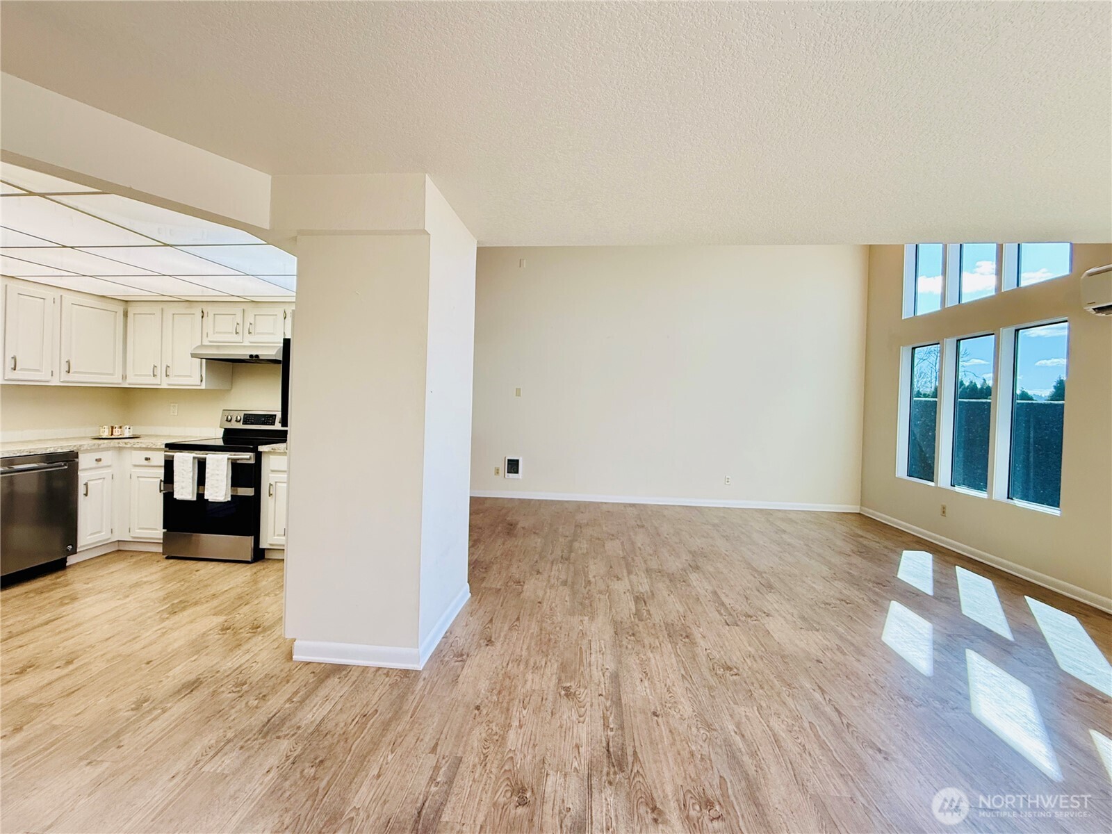 743 Marine View Drive Unit: 8