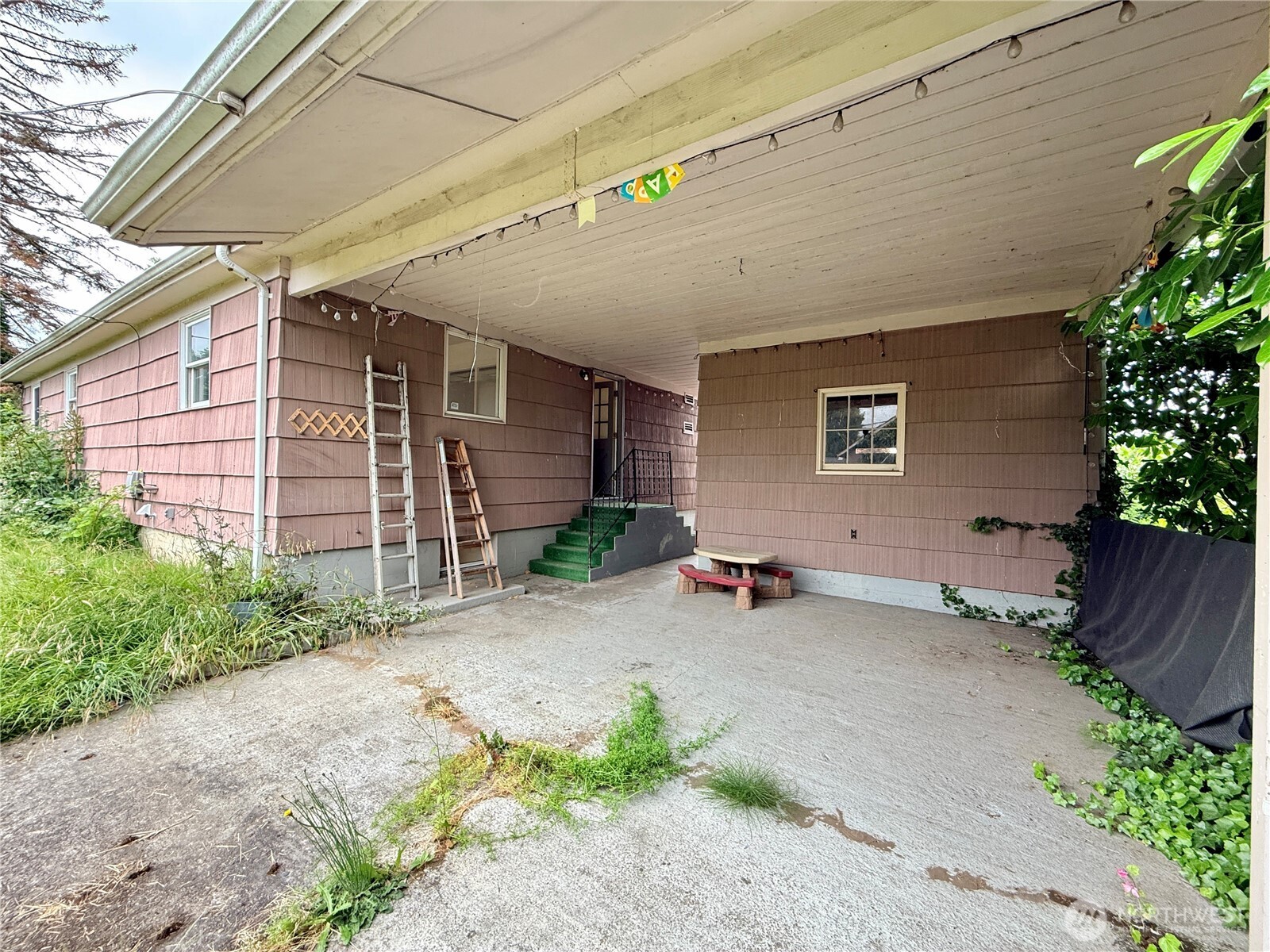 2827 Ocean Beach Highway