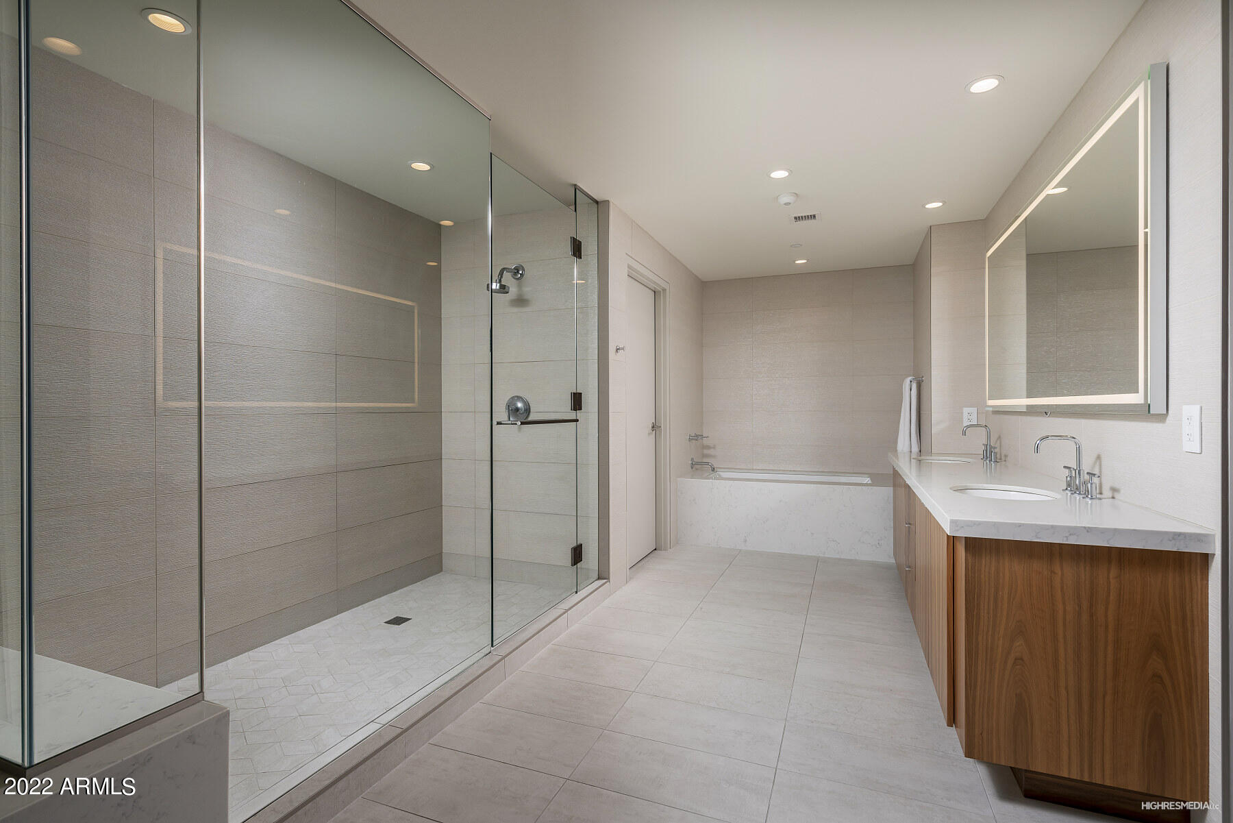5455 E LINCOLN Drive Unit: 3002&4