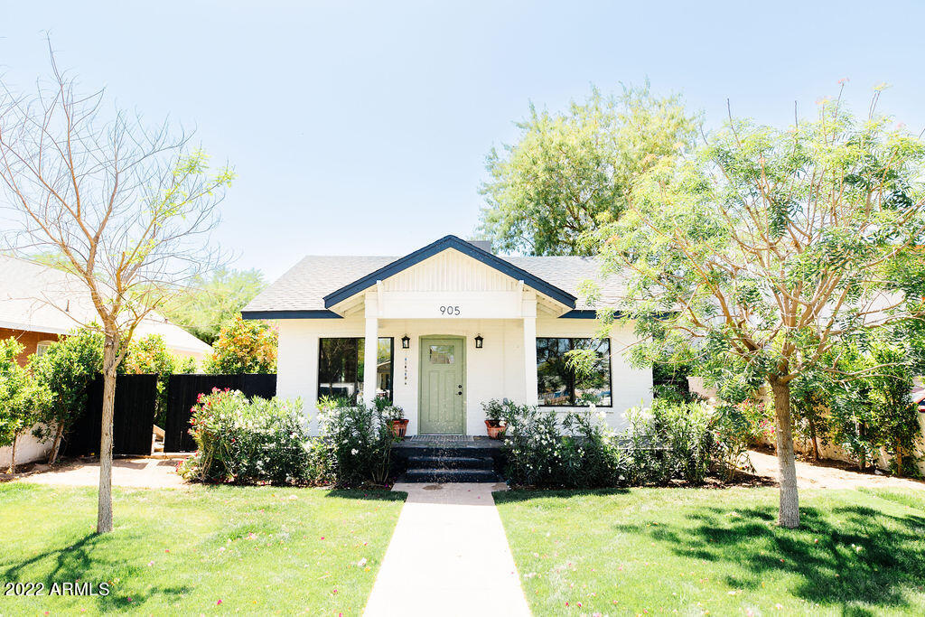 905 E PIERCE Street