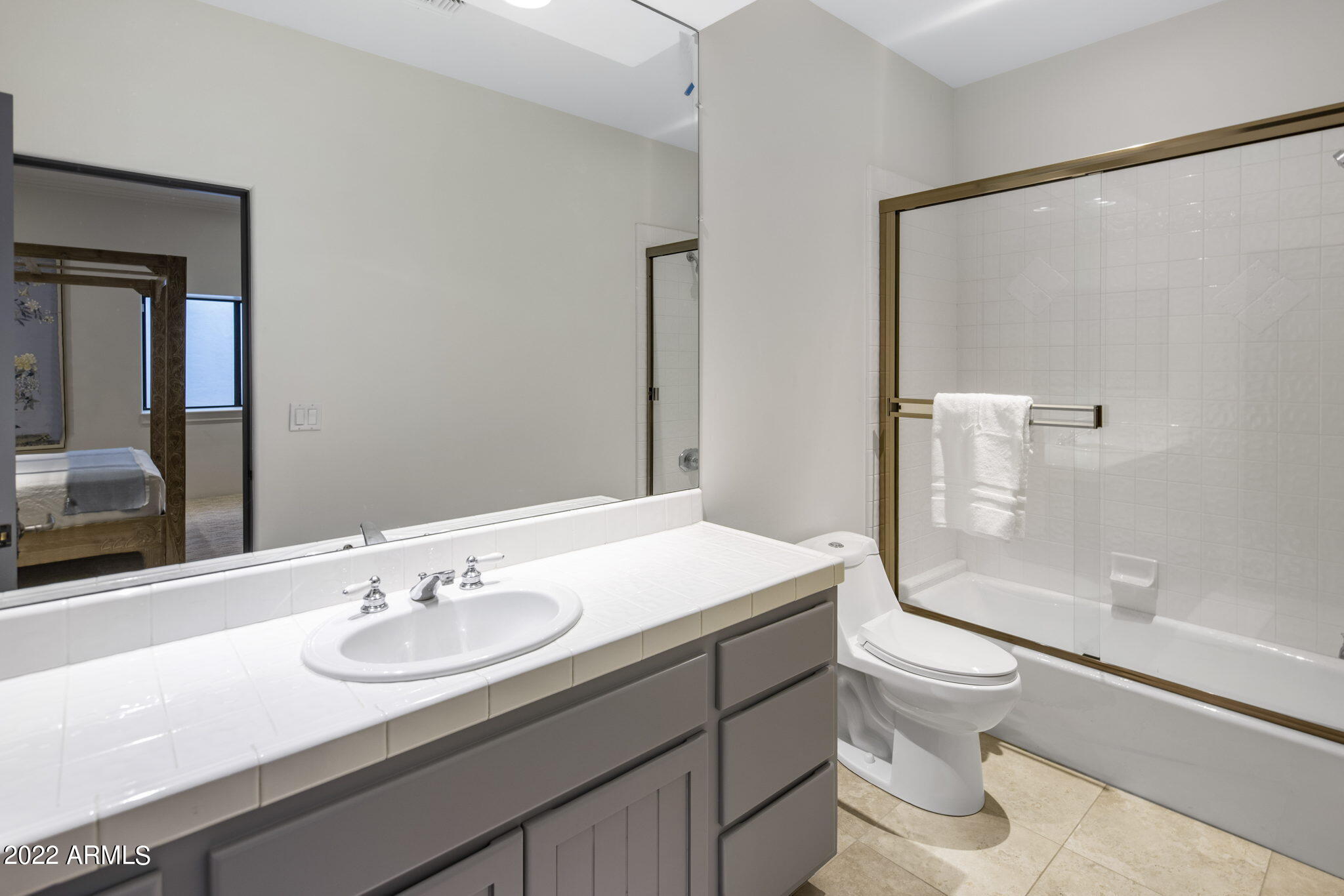 8487 N Canta Bello --