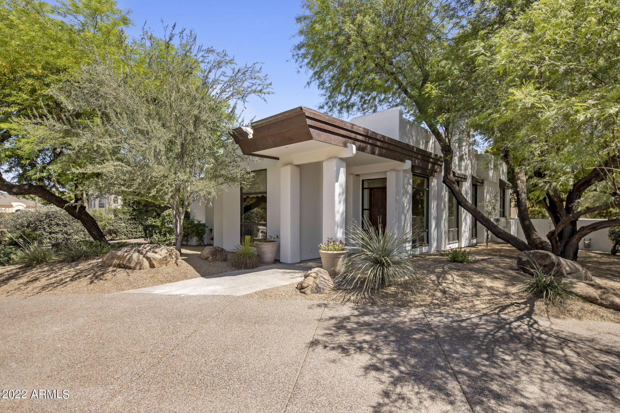 8487 N Canta Bello --