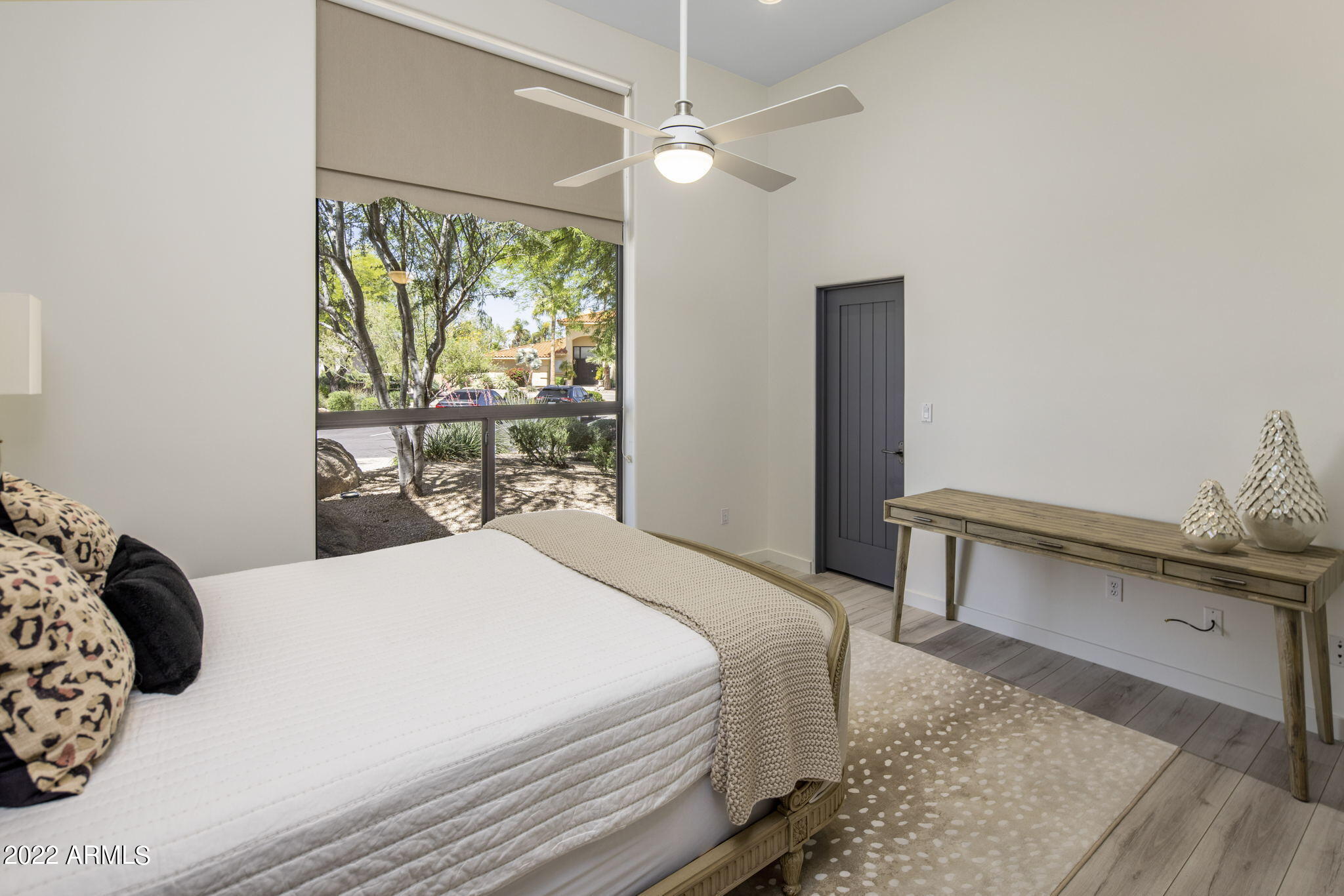 8487 N Canta Bello --