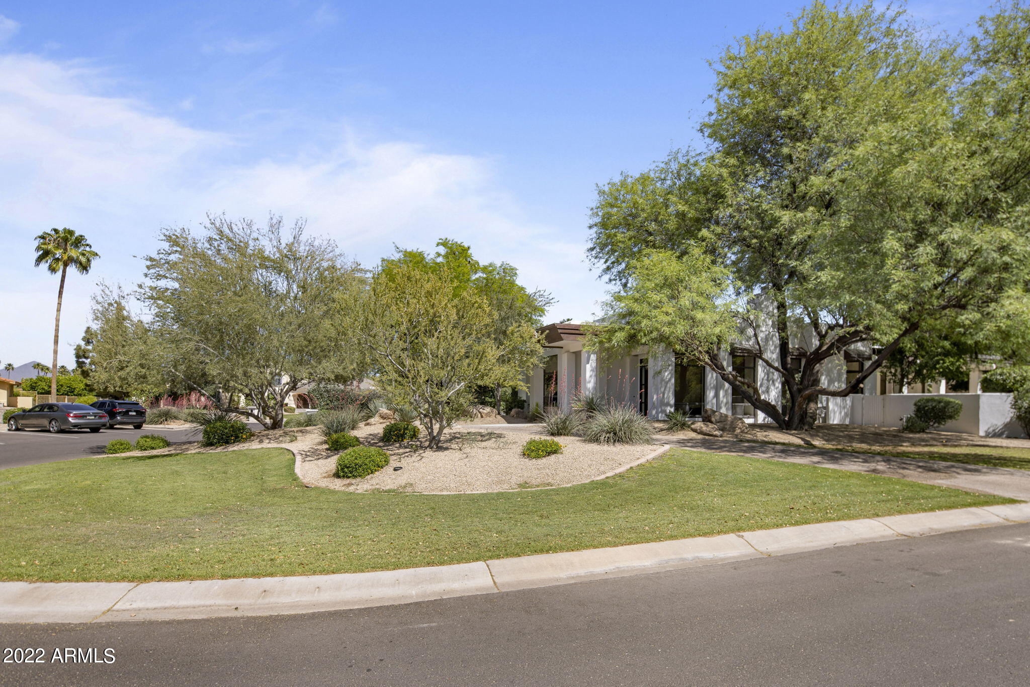 8487 N Canta Bello --