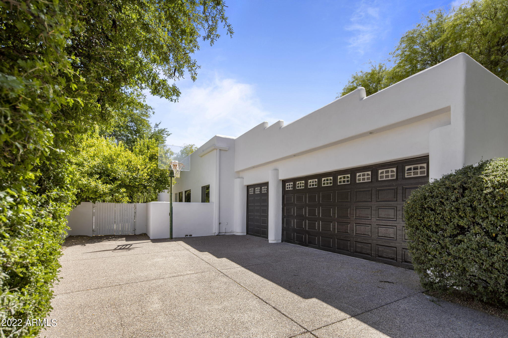 8487 N Canta Bello --