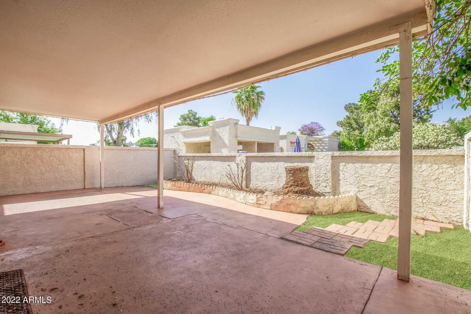 2716 W MERCER Lane