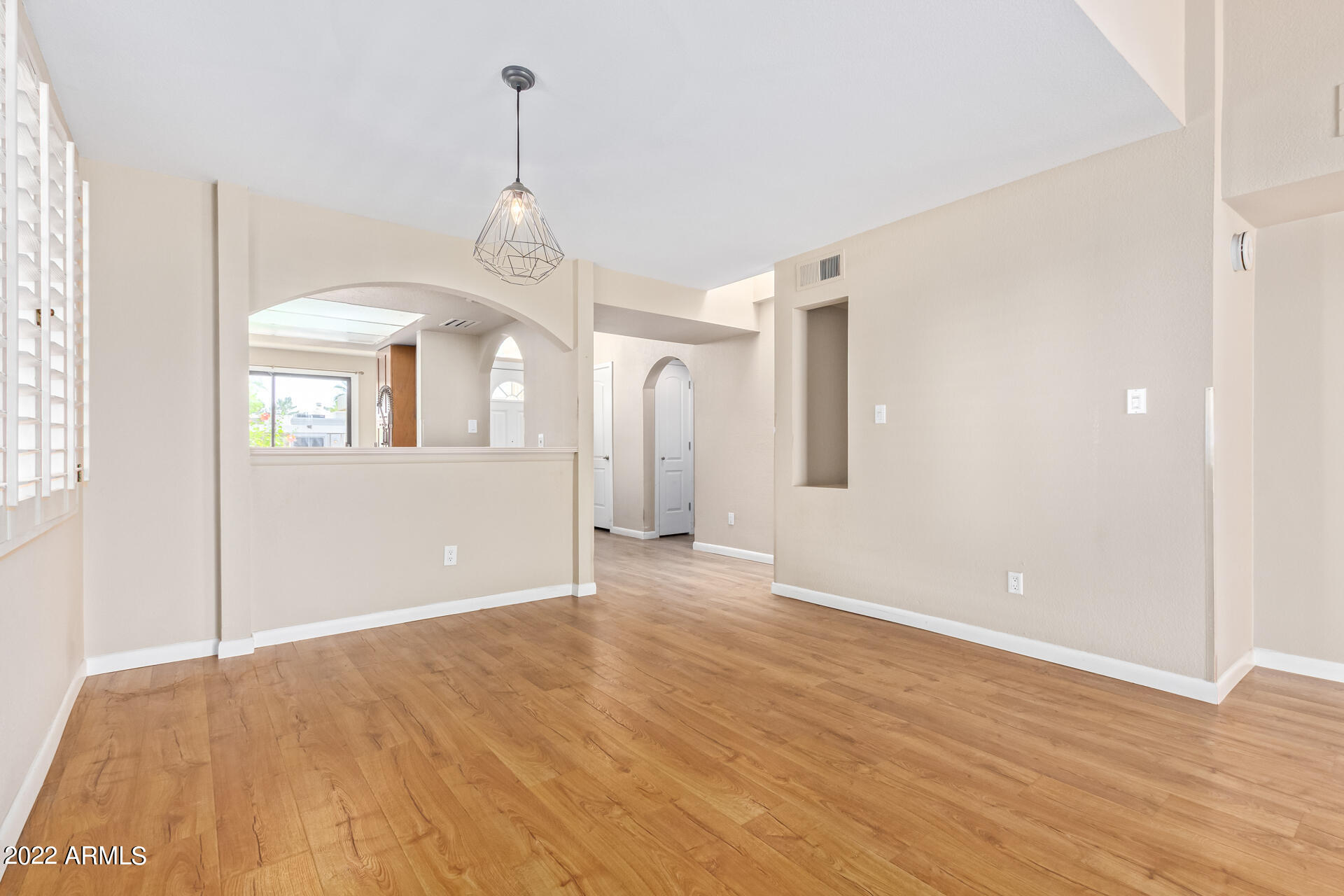 2716 W MERCER Lane