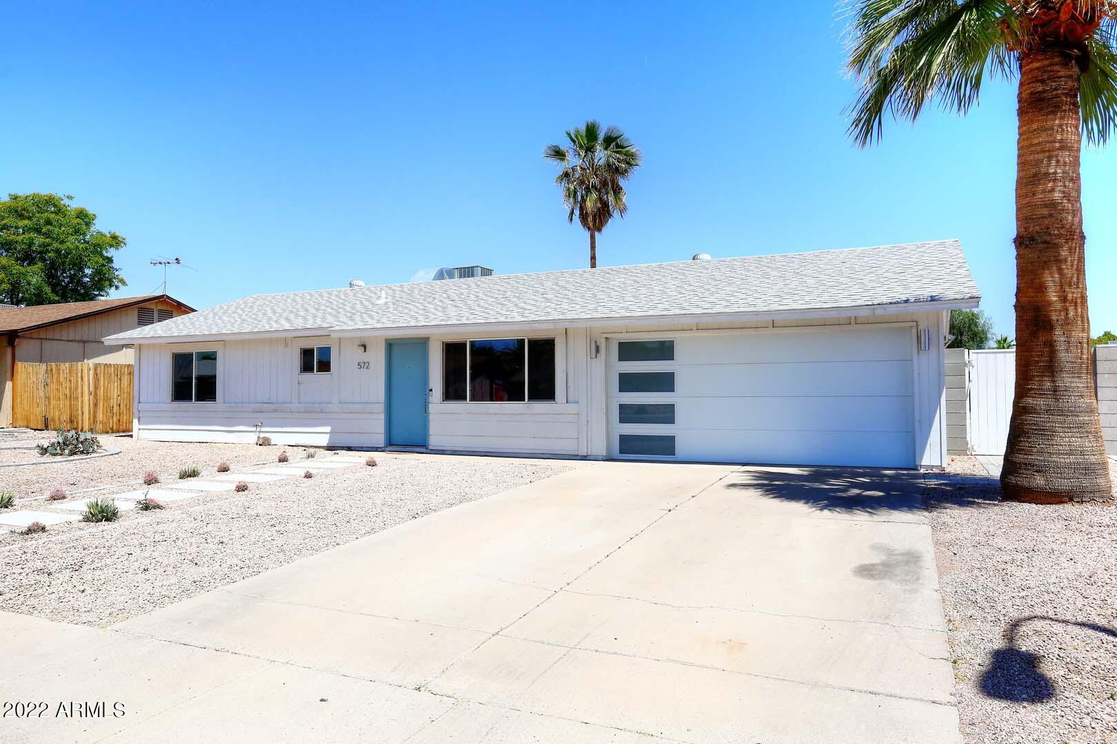 572 W LA DONNA Drive