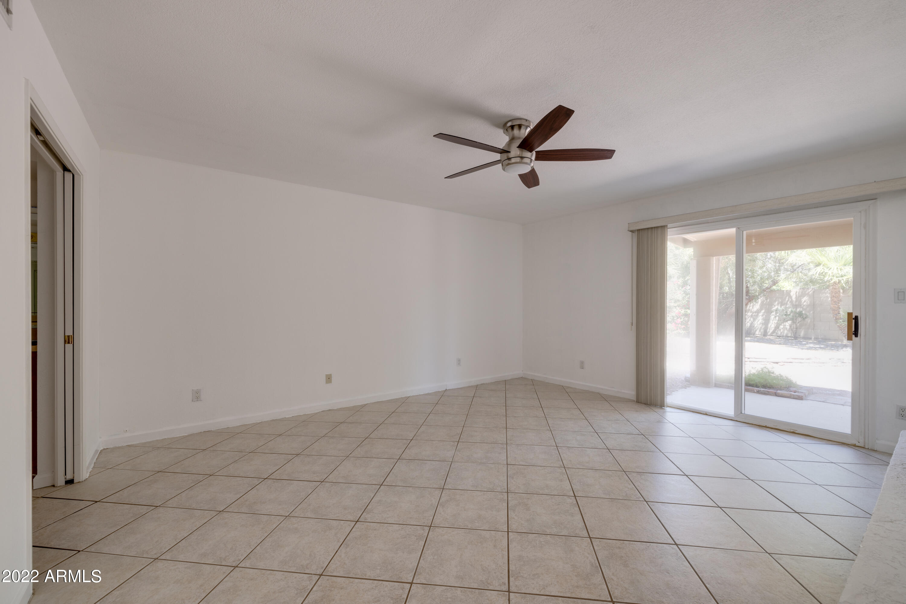 8618 E Via De Encanto -- E