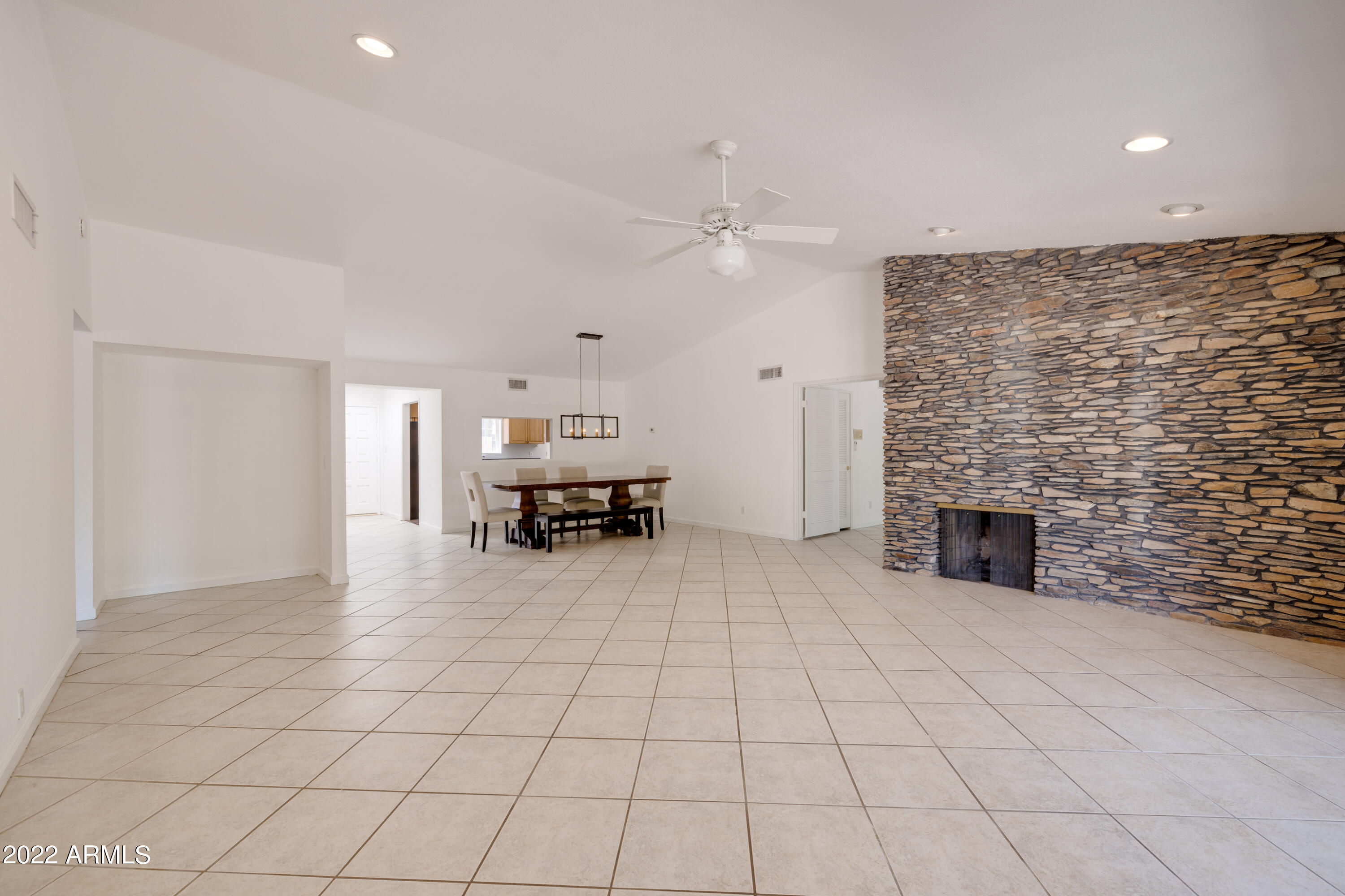 8618 E Via De Encanto -- E