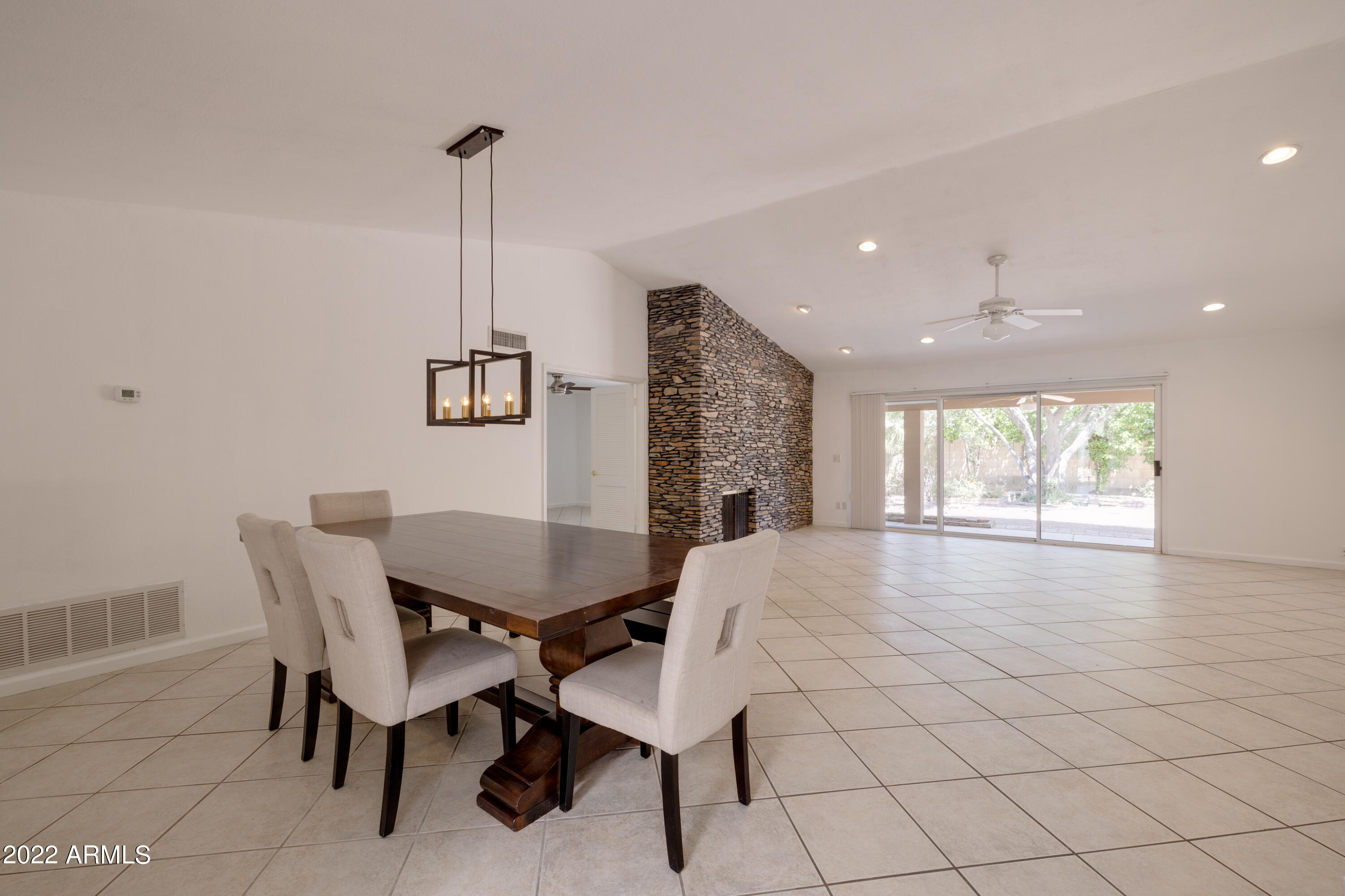8618 E Via De Encanto -- E