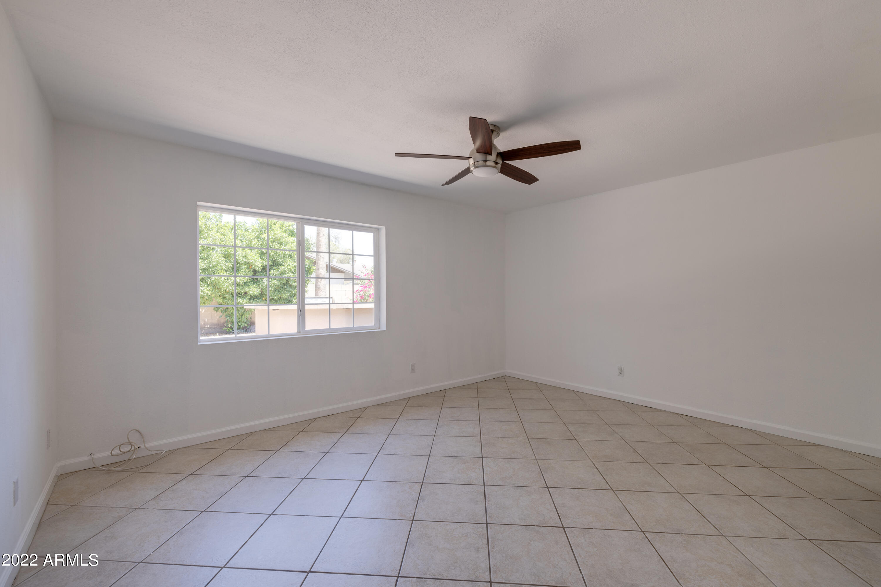 8618 E Via De Encanto -- E
