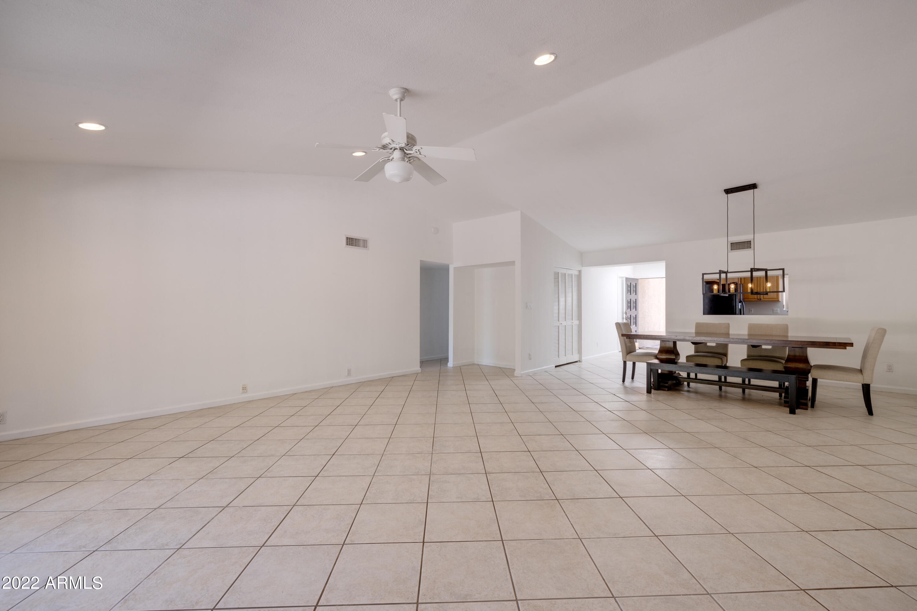 8618 E Via De Encanto -- E