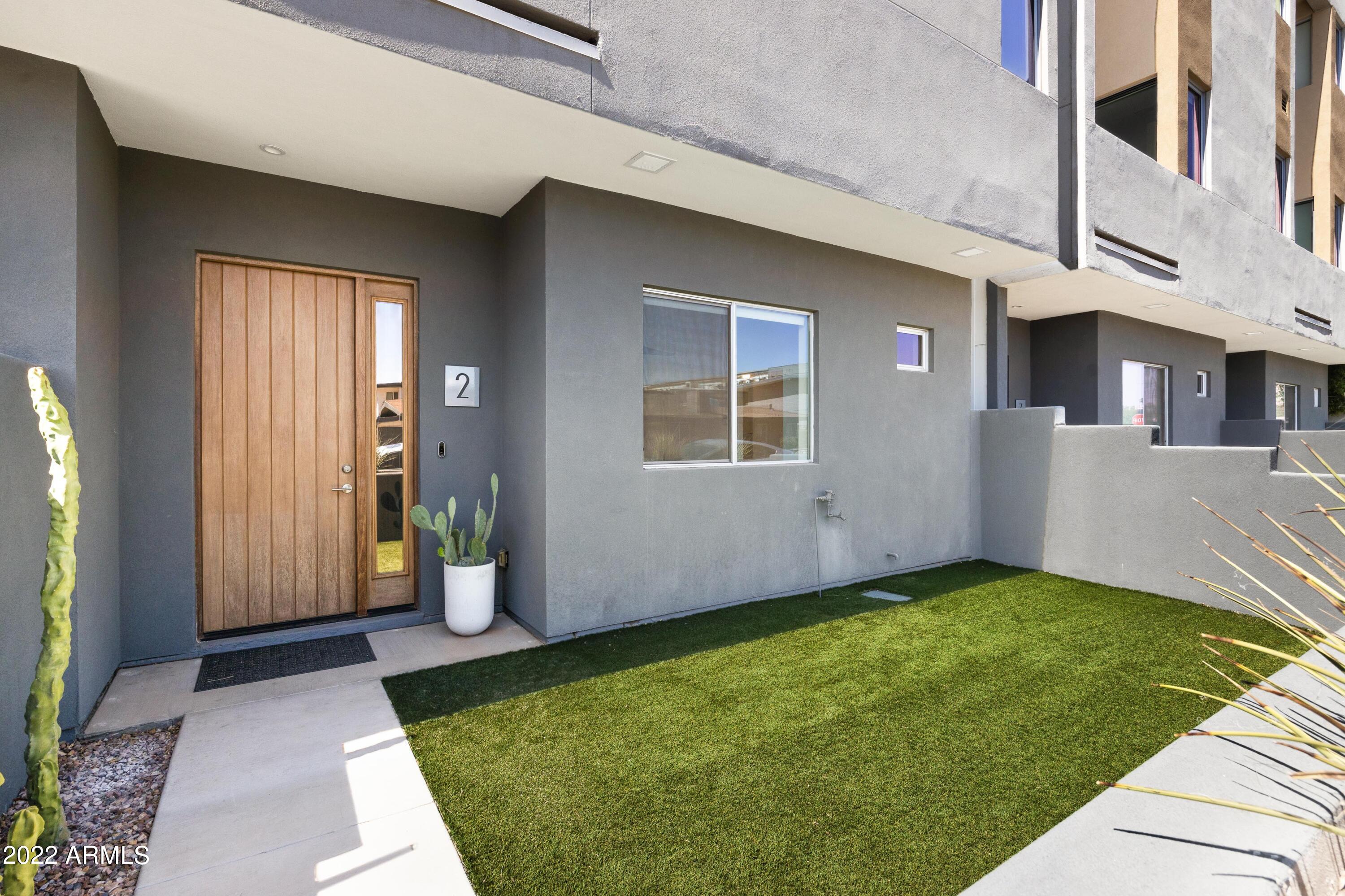 3150 E GLENROSA Avenue Unit: 2