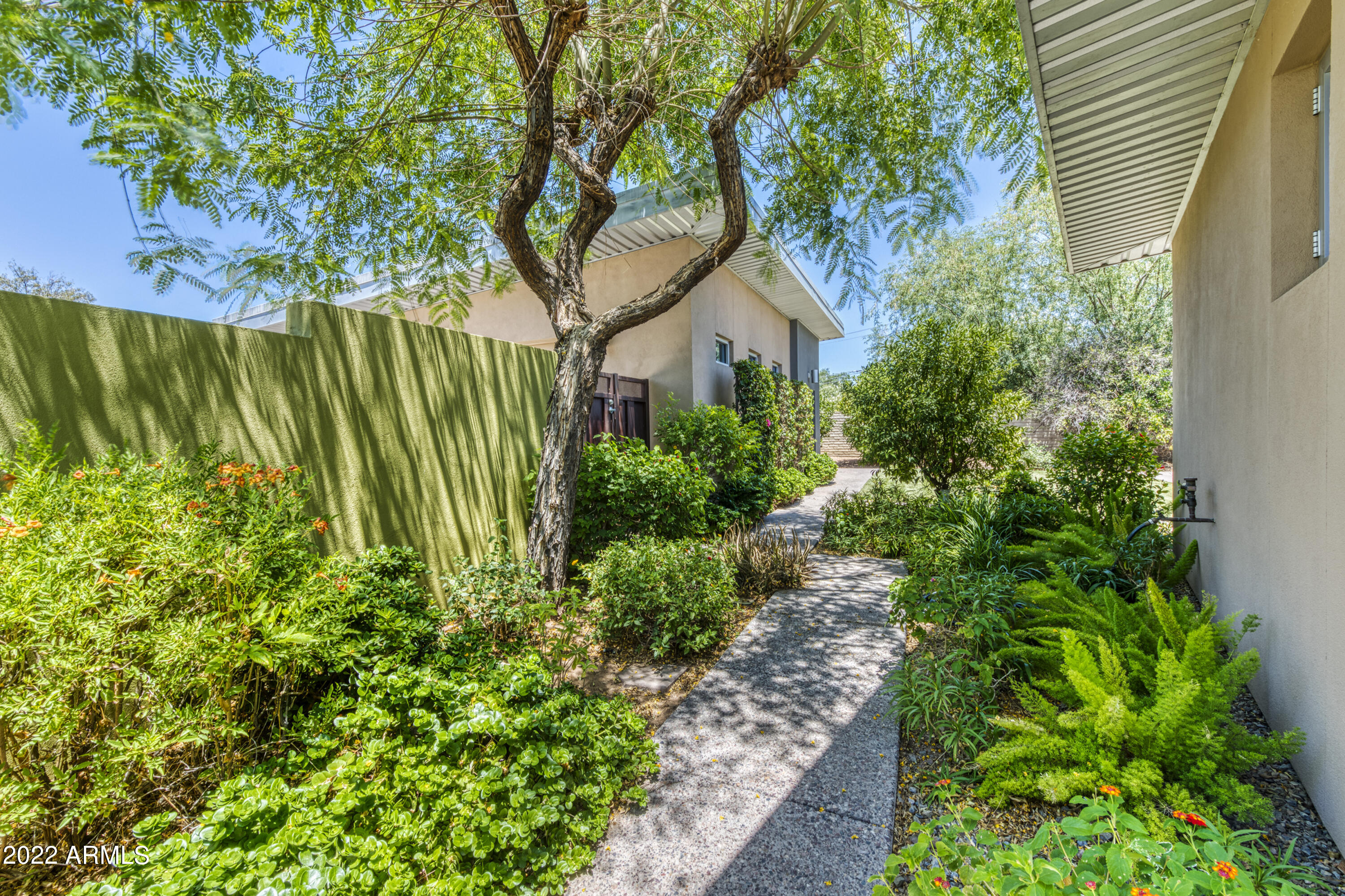 4502 E OSBORN Road