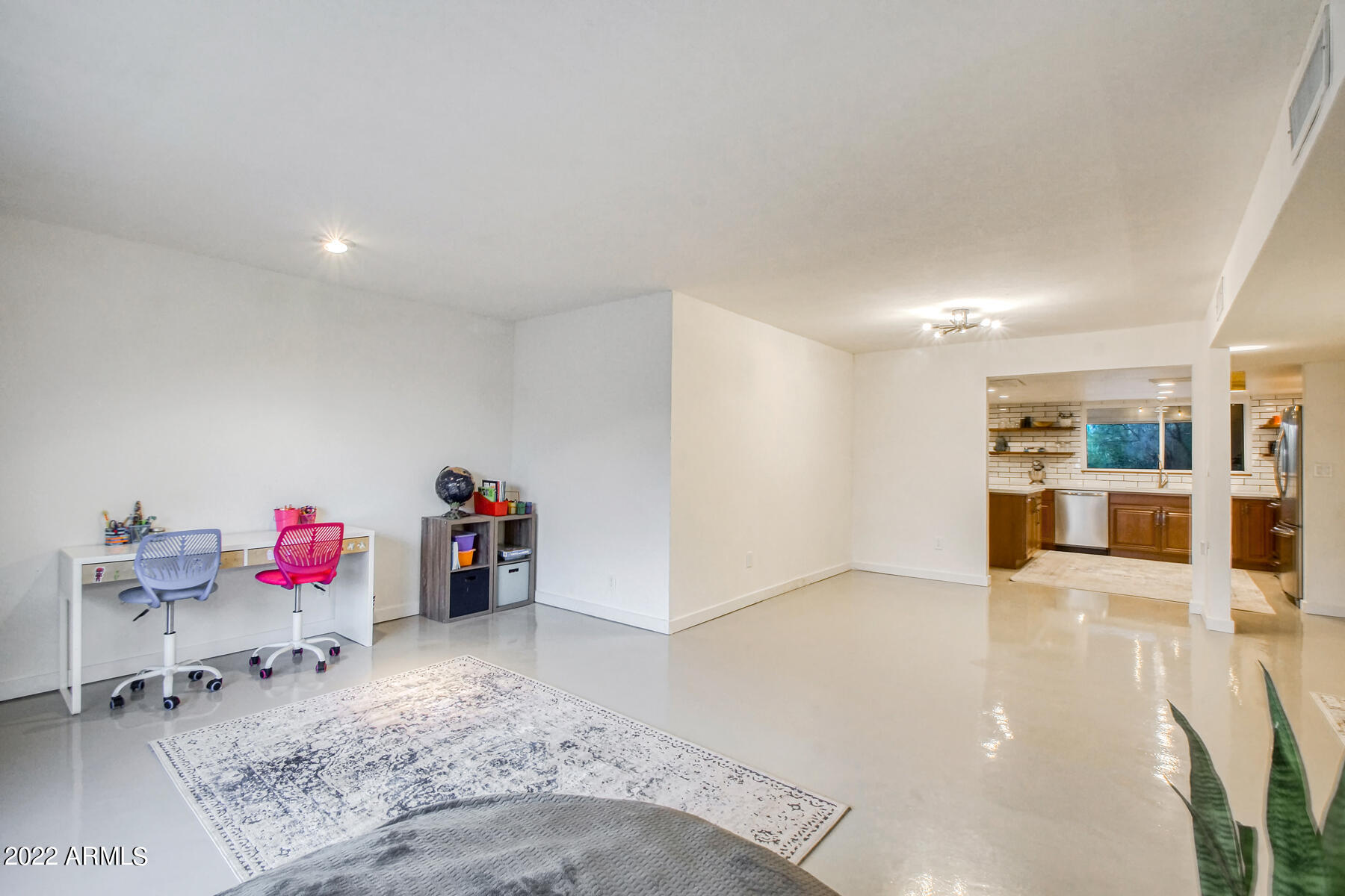 6428 E RED BIRD Road
