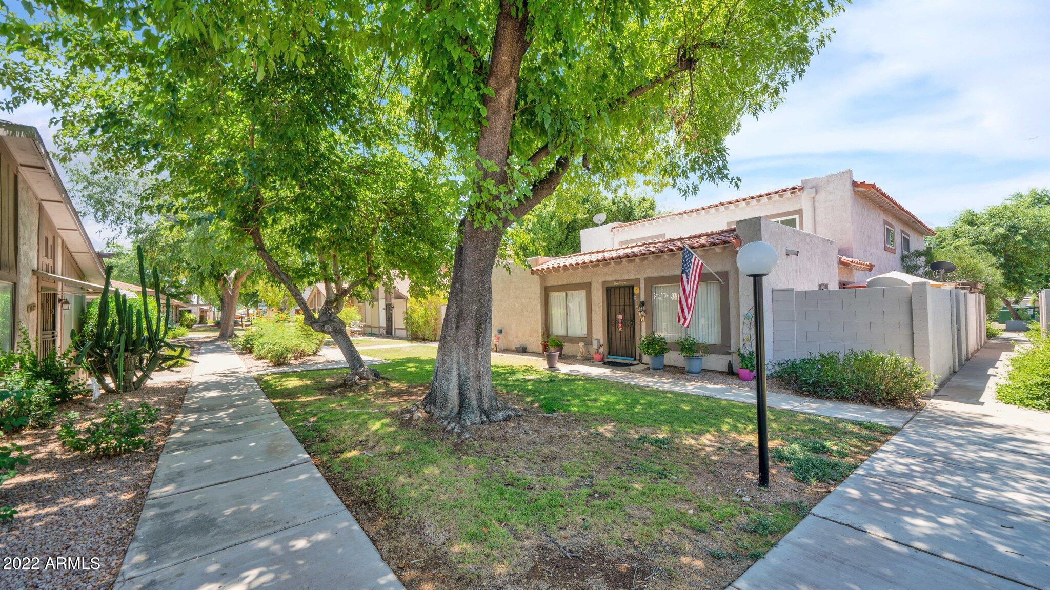 1025 N 84TH Place