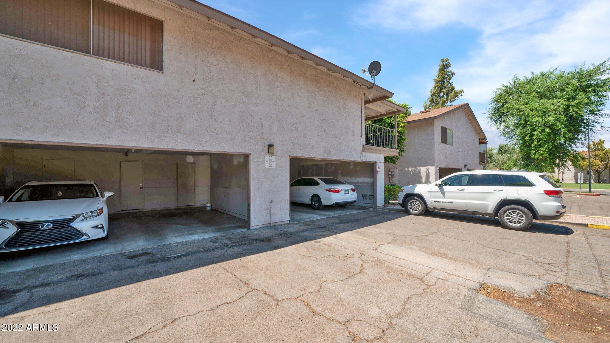 1025 N 84TH Place