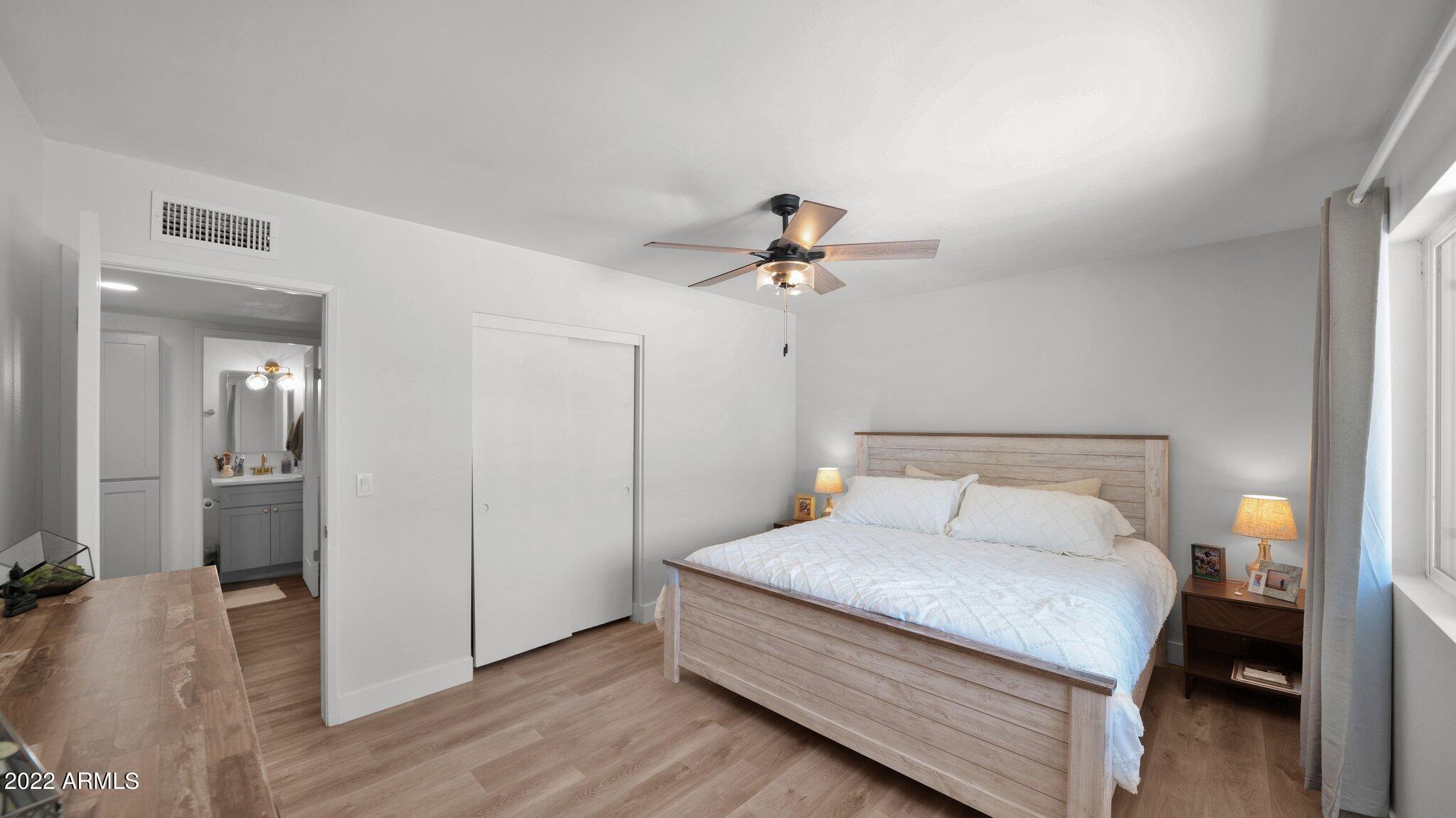 1025 N 84TH Place