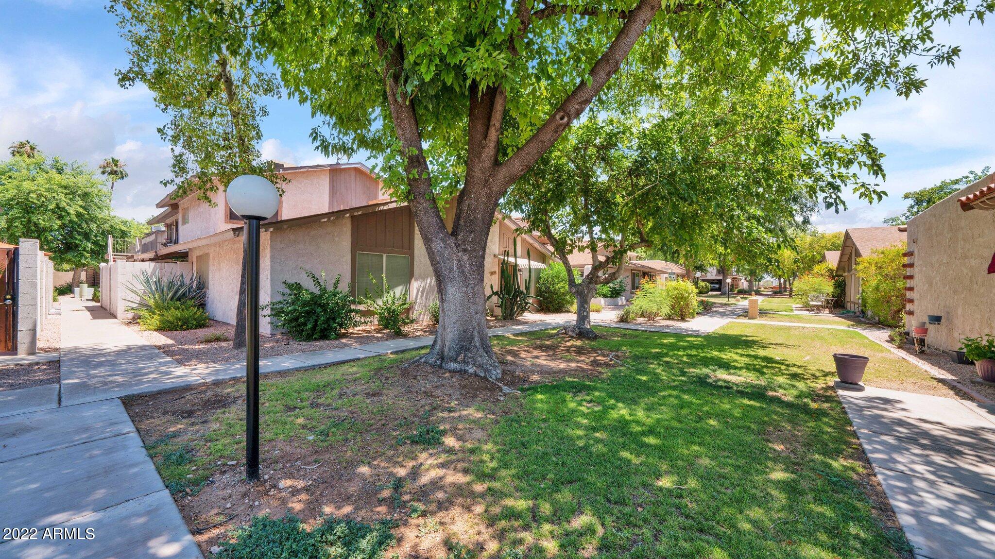 1025 N 84TH Place