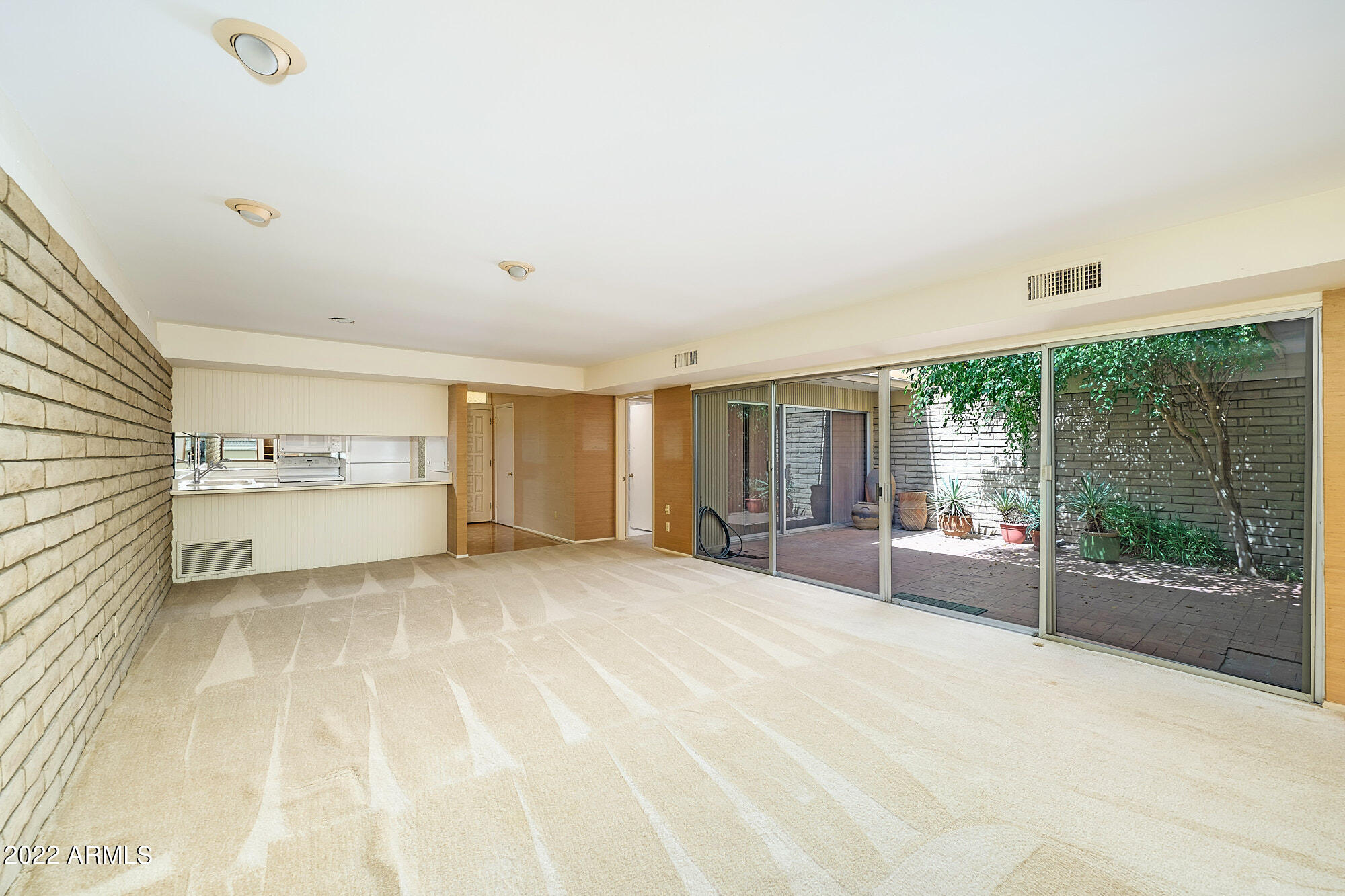 5028 N 34TH Street Unit: 8