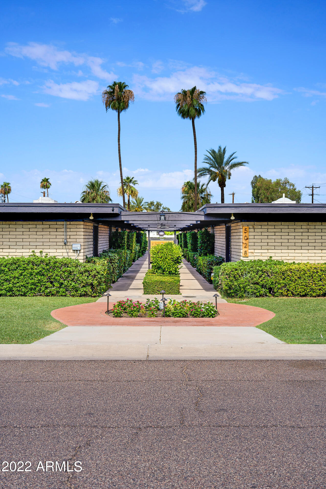 5028 N 34TH Street Unit: 8