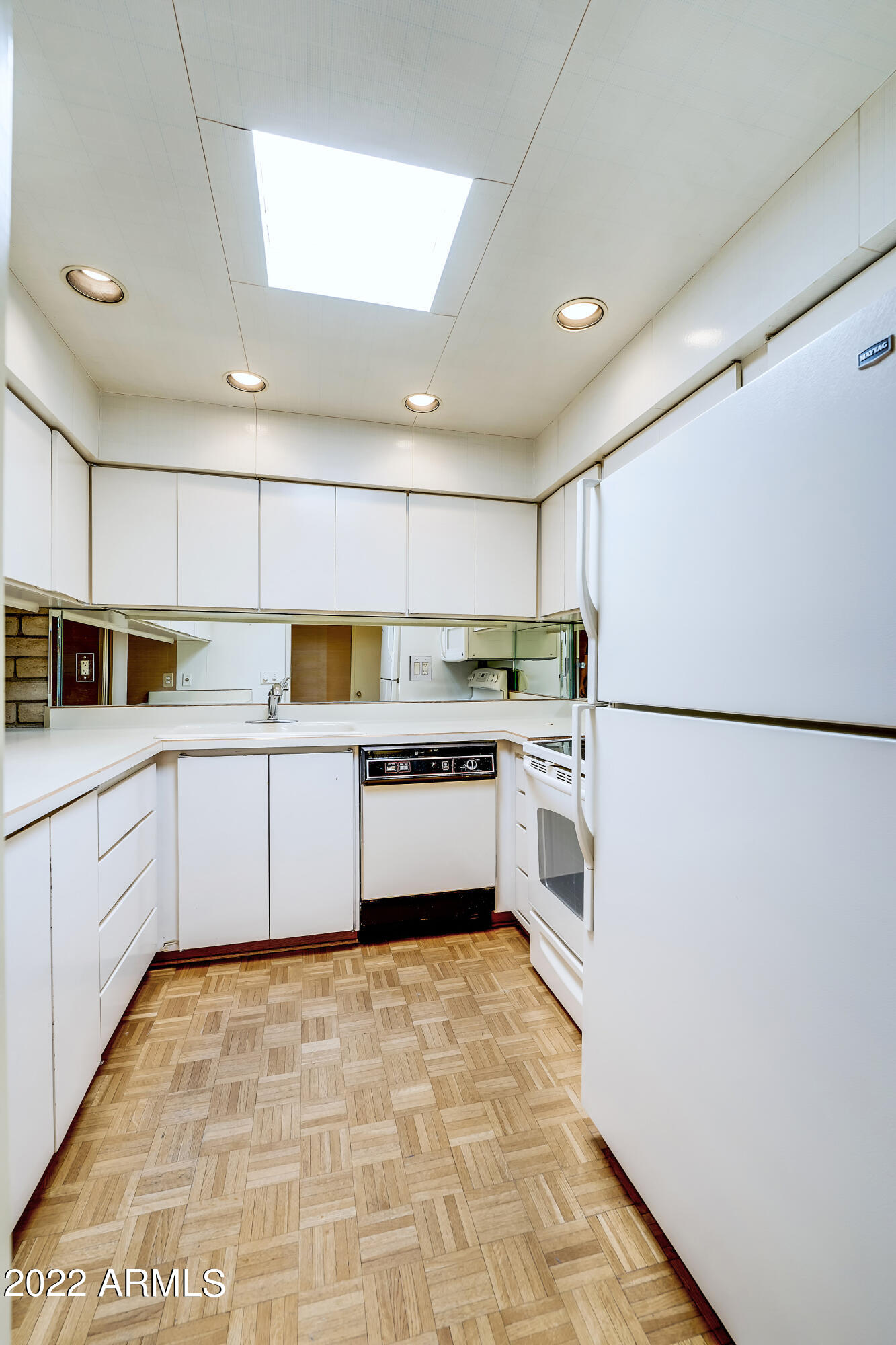 5028 N 34TH Street Unit: 8