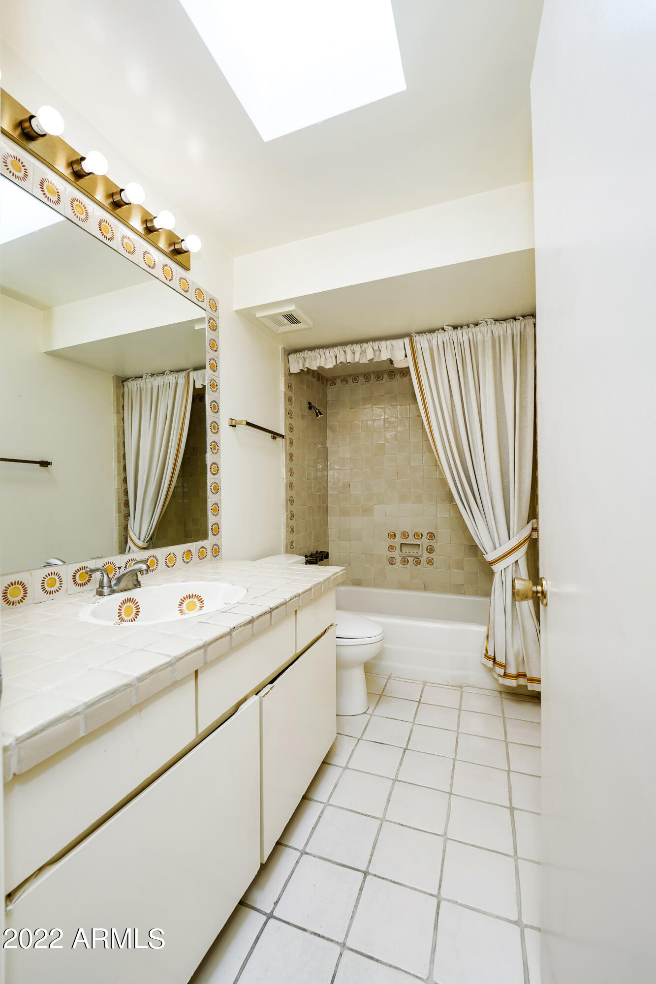 5028 N 34TH Street Unit: 8