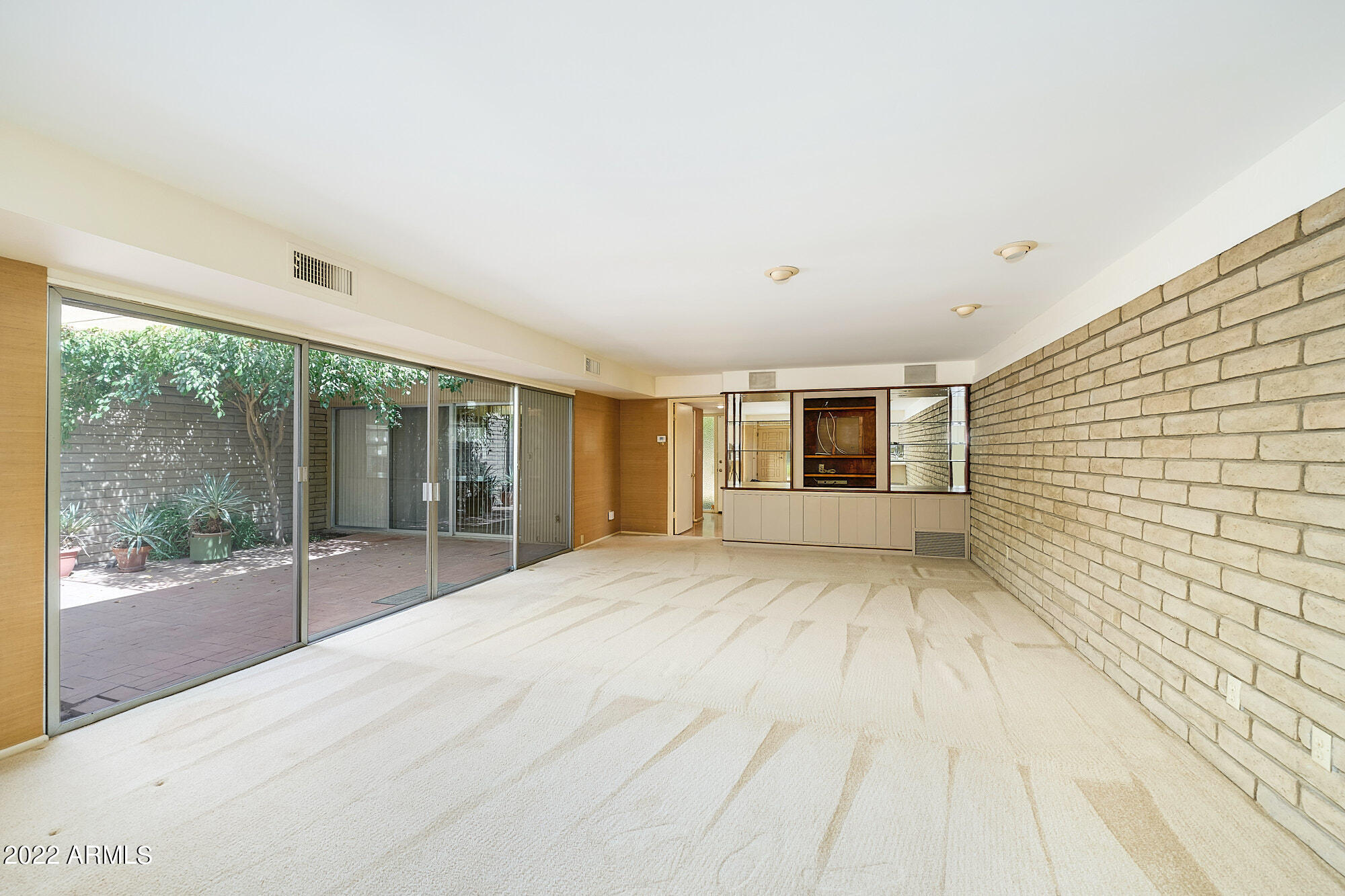 5028 N 34TH Street Unit: 8