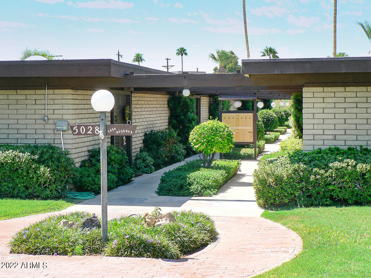 5028 N 34TH Street Unit: 8