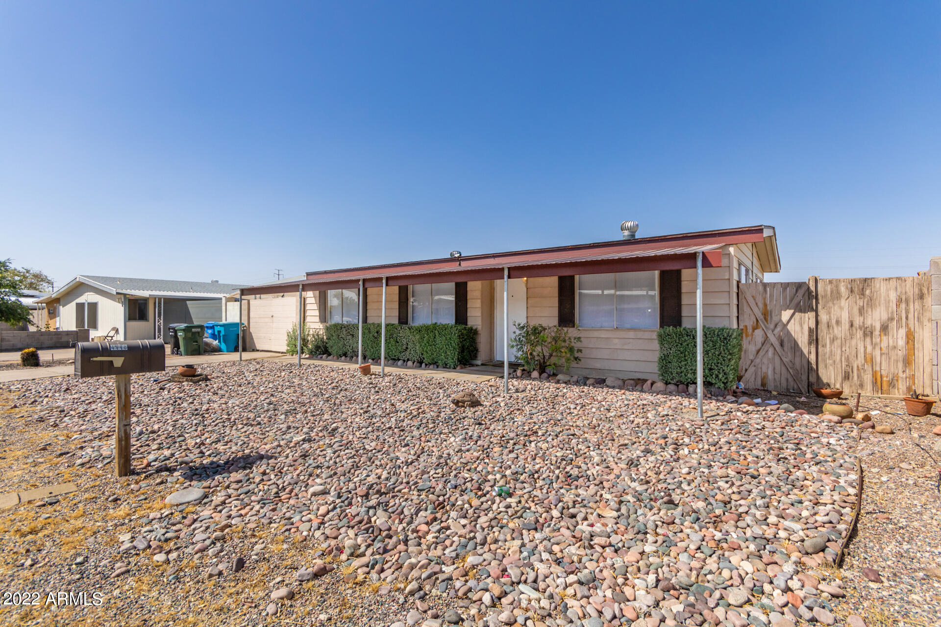 4118 E RIDGE Road