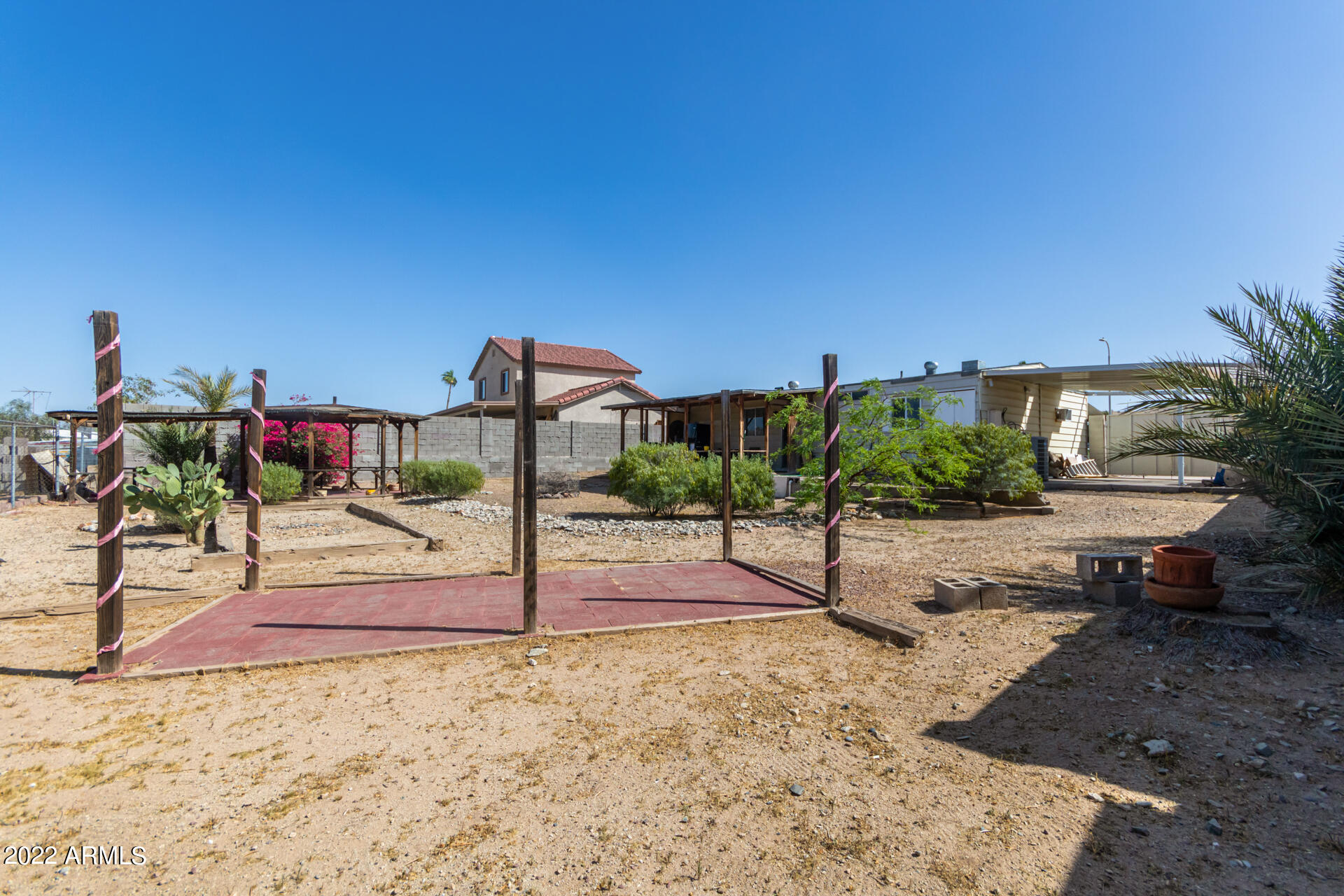4118 E RIDGE Road