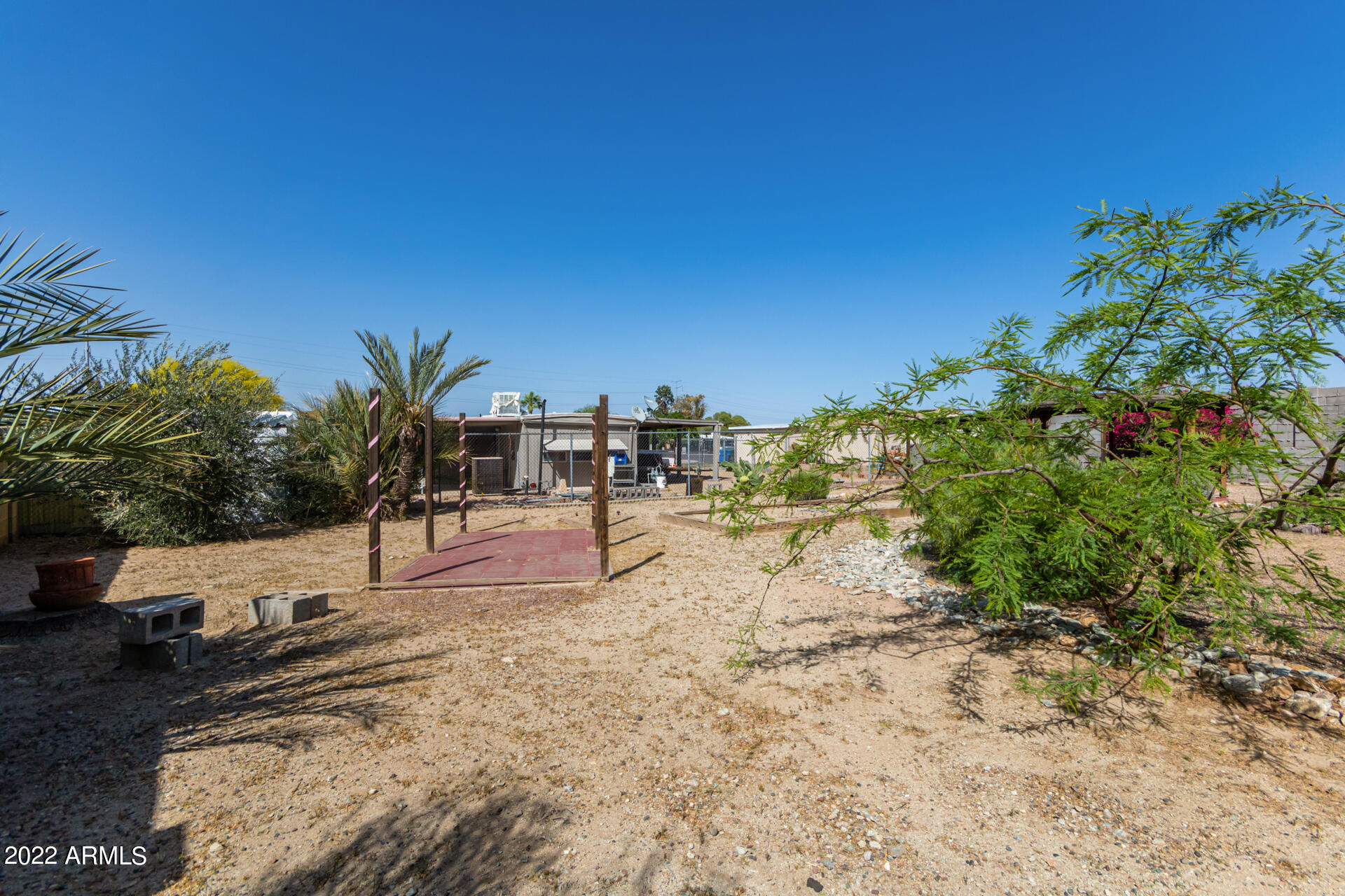 4118 E RIDGE Road