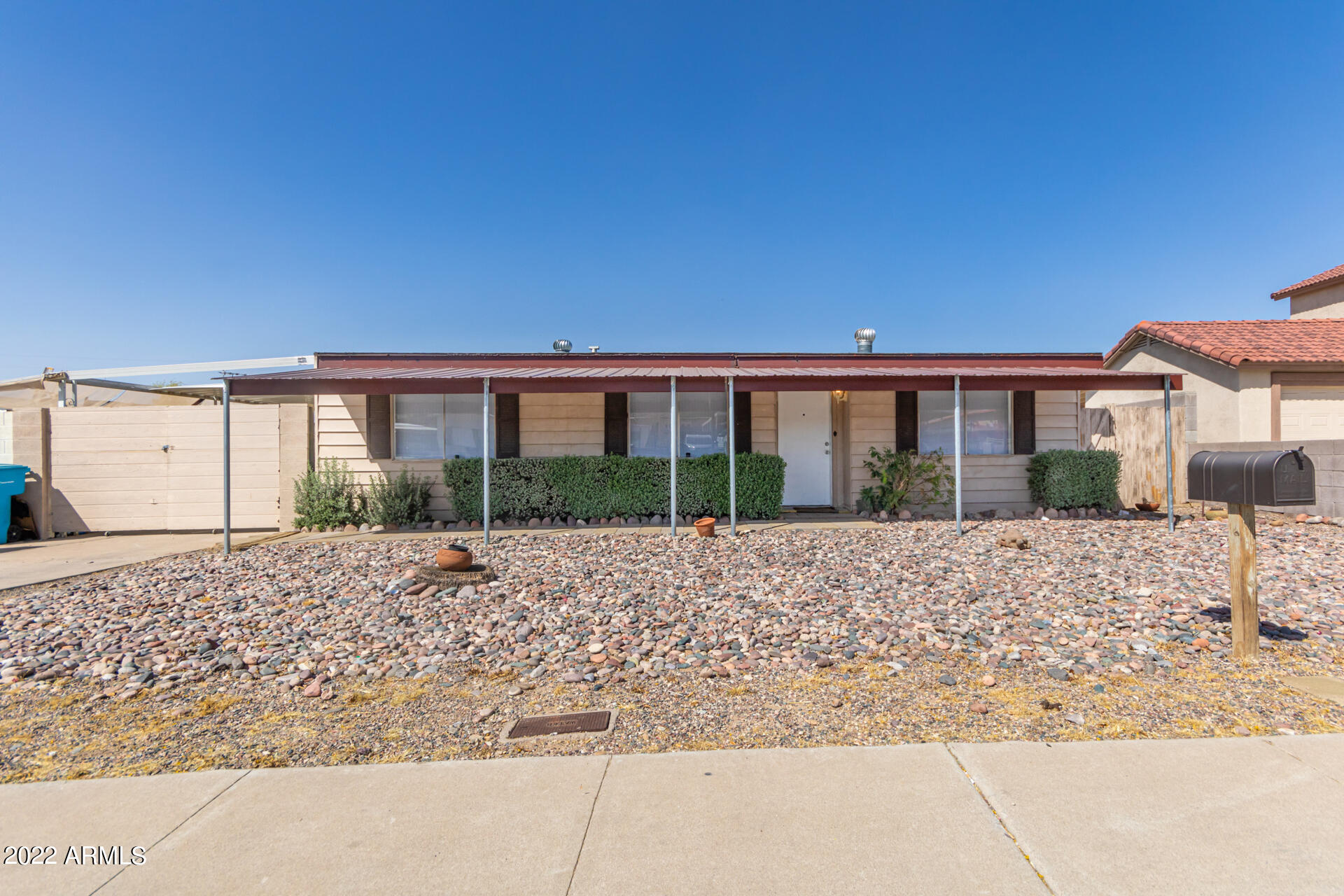 4118 E RIDGE Road