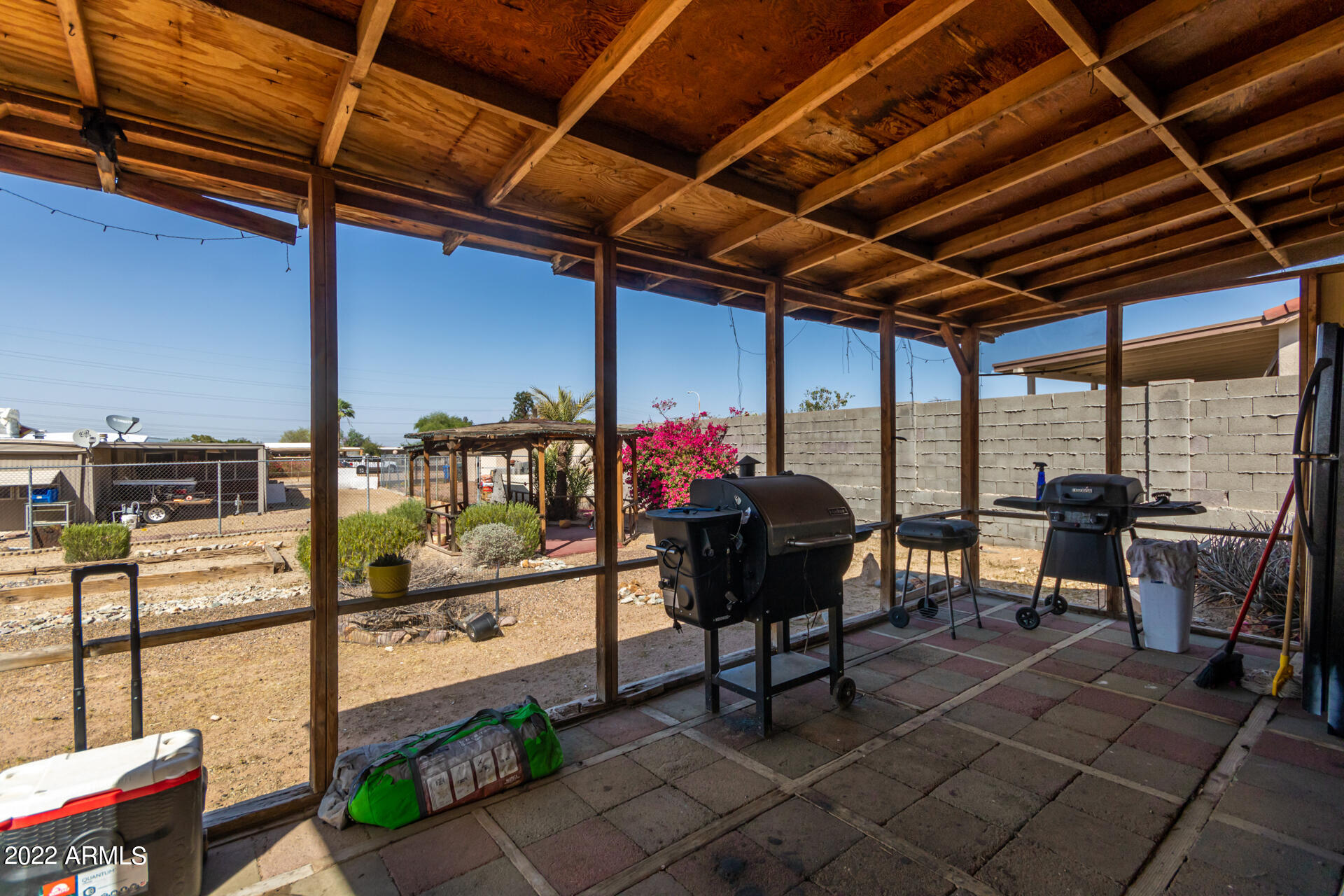 4118 E RIDGE Road