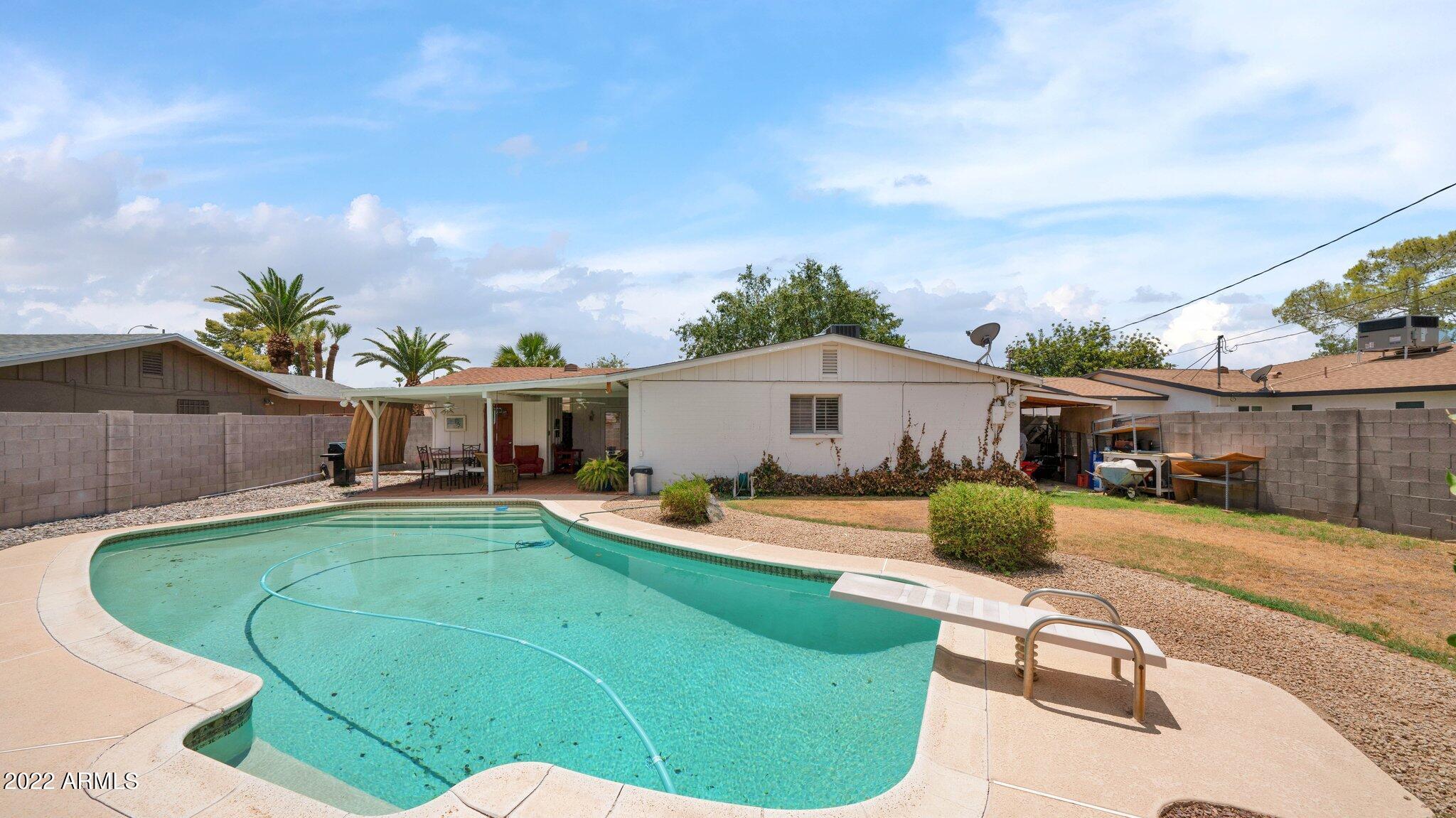 8536 E MACKENZIE Drive